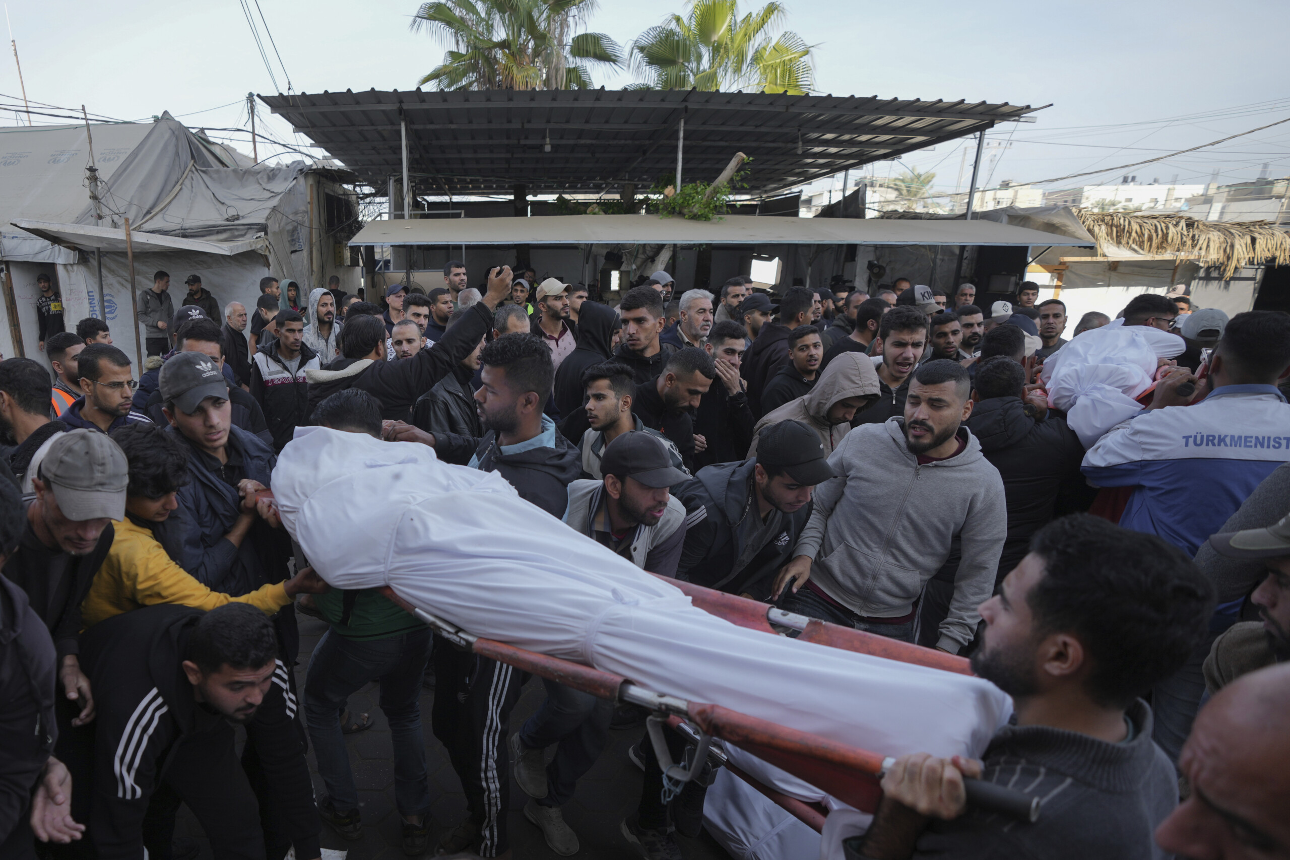 moyen orient medias 7 morts dans un raid des fdi sur le camp de maghazi scaled