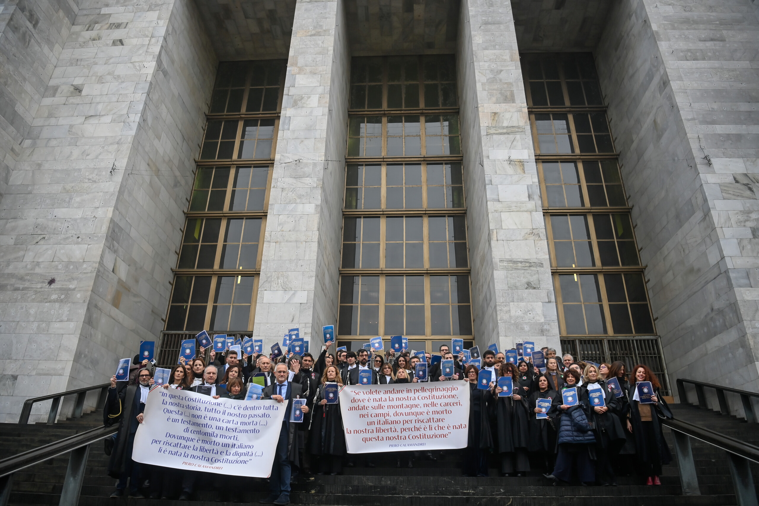 annee judiciaire une representante du ministere prend la parole les magistrats de milan quitte la salle scaled