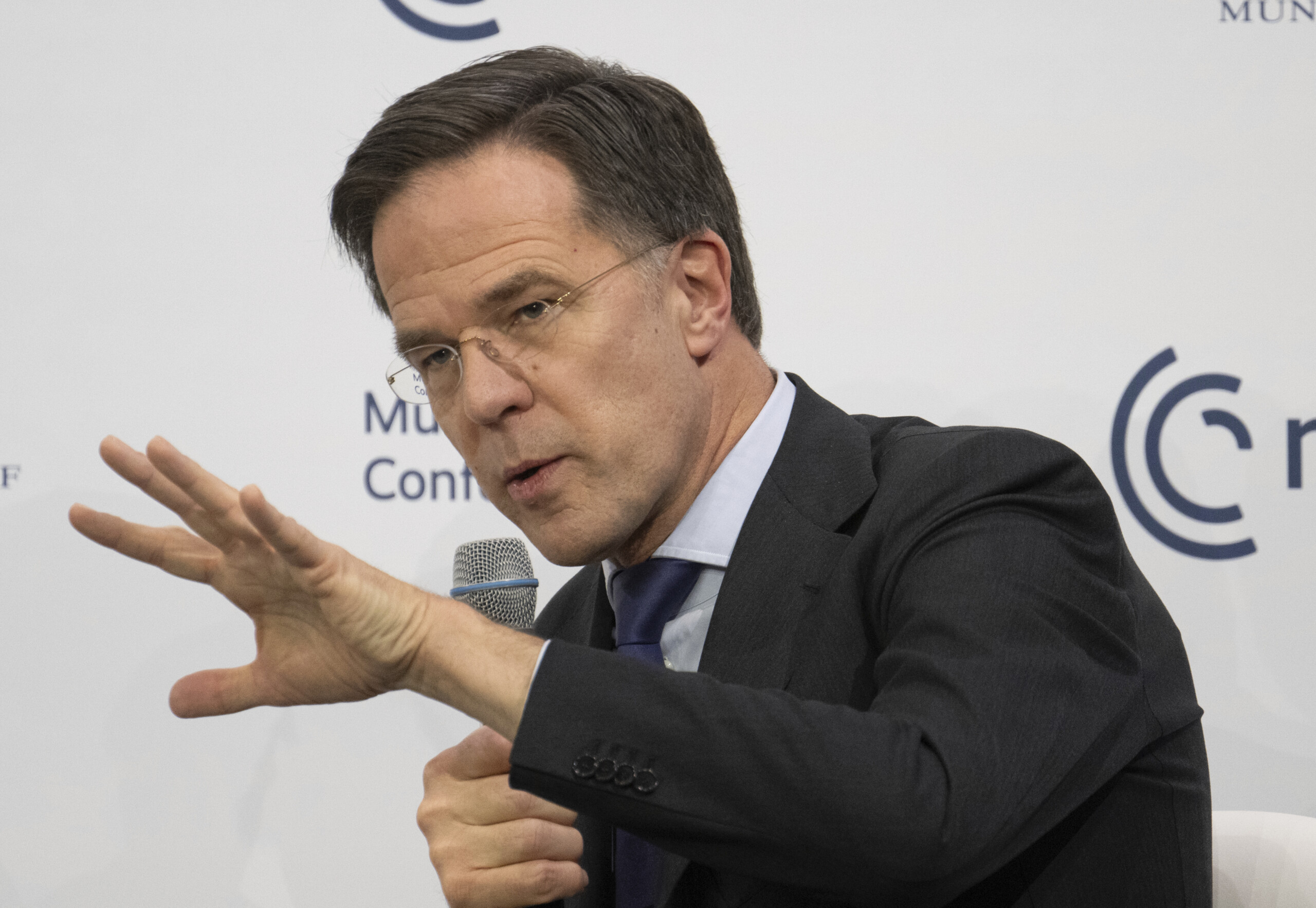 ukraine rutte lue devrait sorganiser et arreter de se plaindre scaled