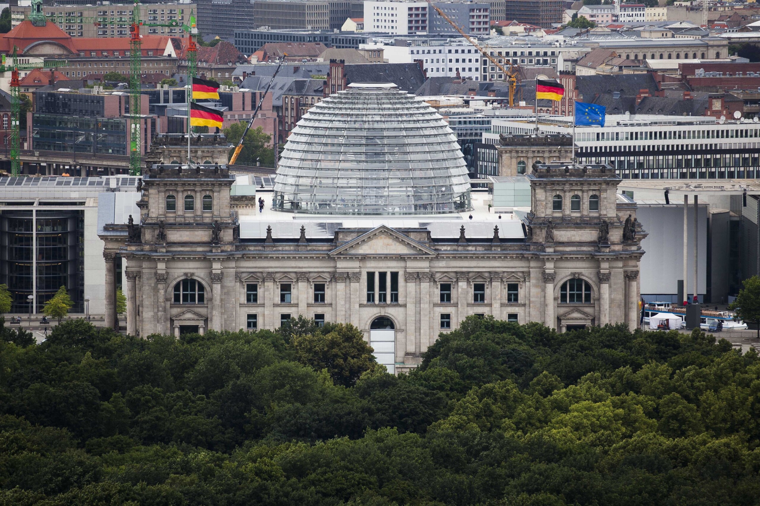 allemagne cloture de la campagne electorale manifestation neo nazie a berlin scaled