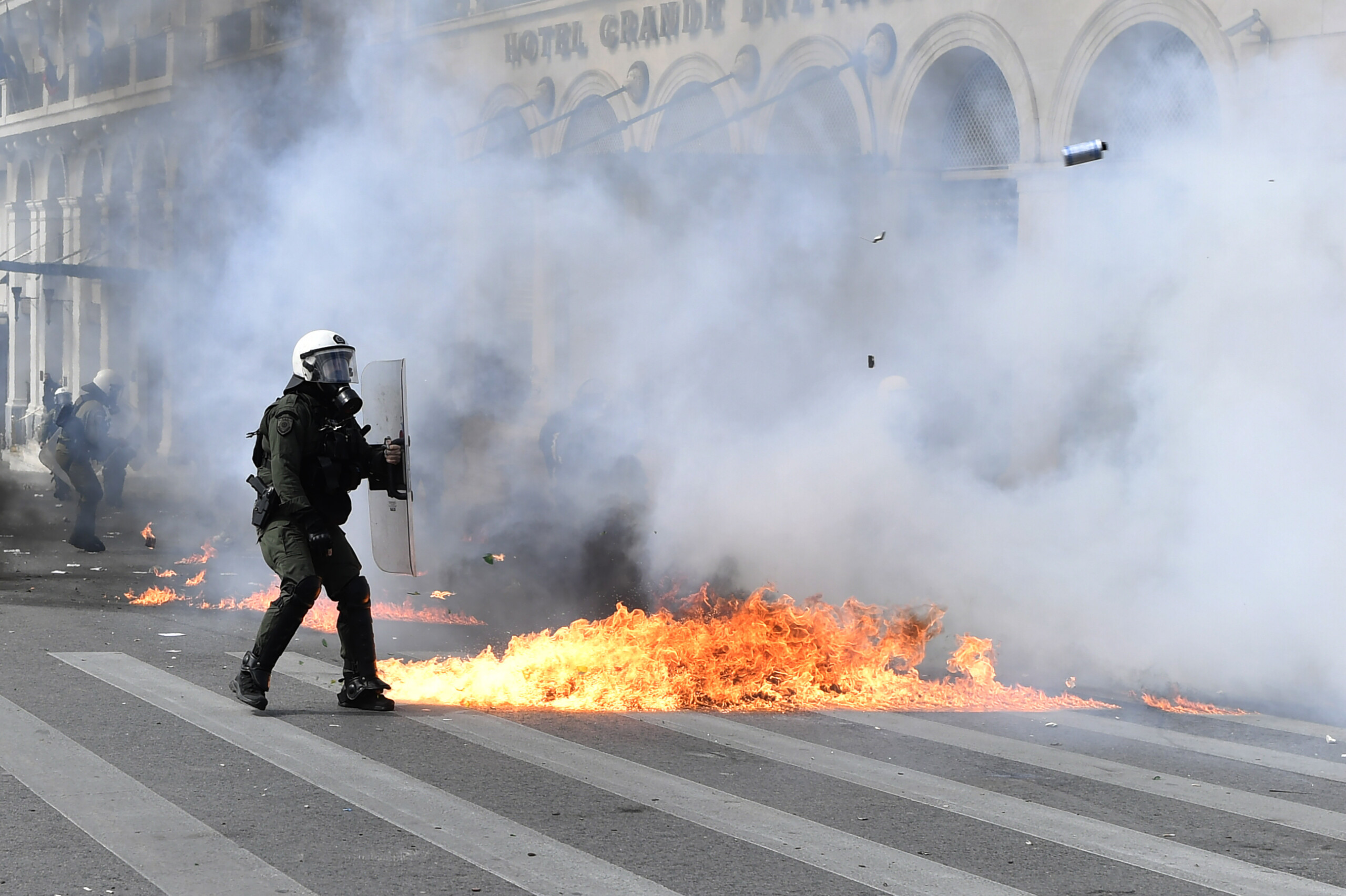 grece 41 arrestations et 20 blesses lors de manifestations a athenes scaled