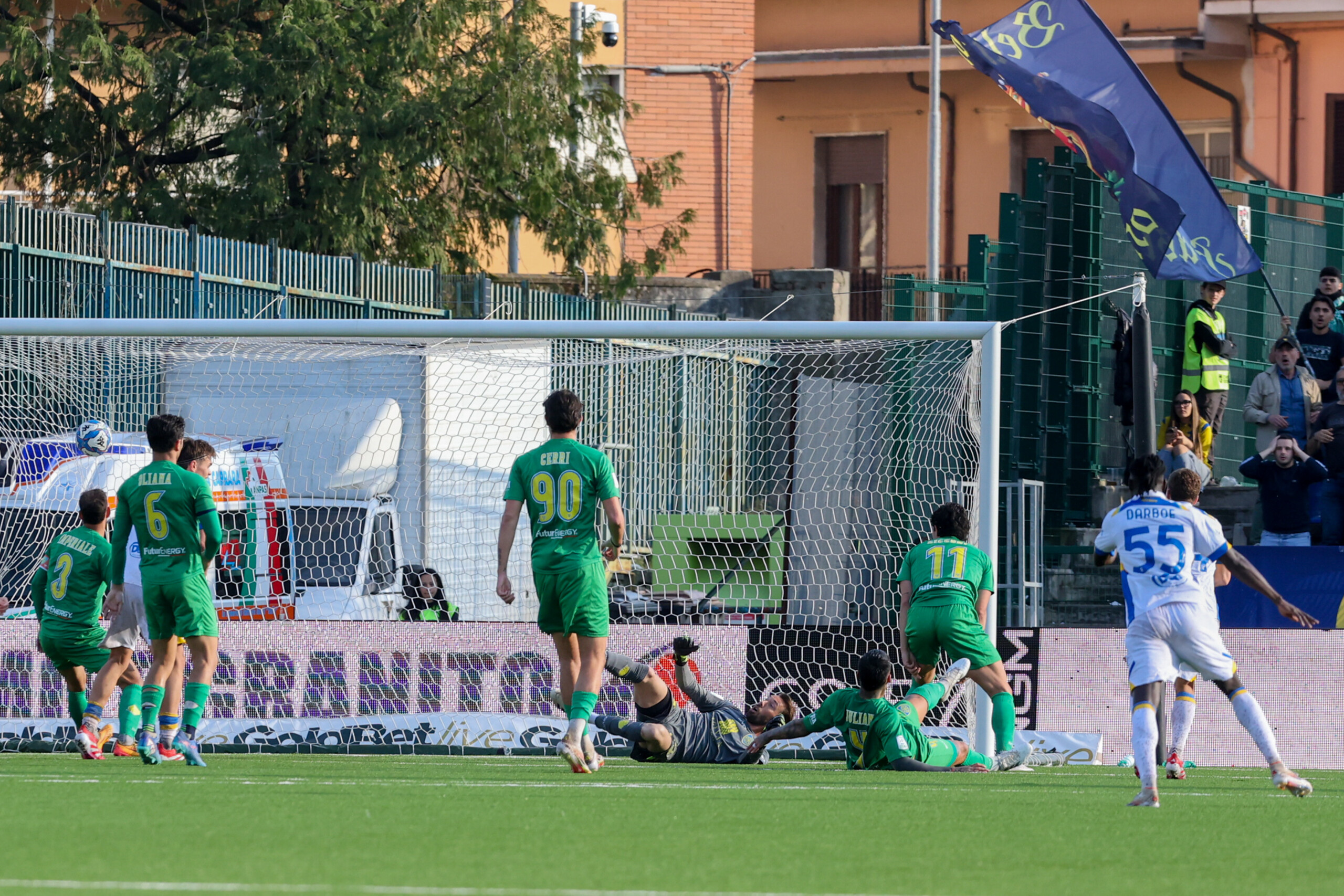 serie b victoires de frosinone cremonese et salernitana scaled