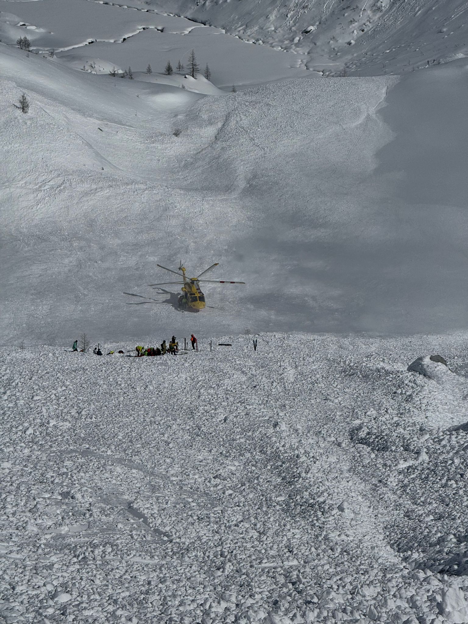 montagne avalanche sur le tonale une victime allemande et deux blesses