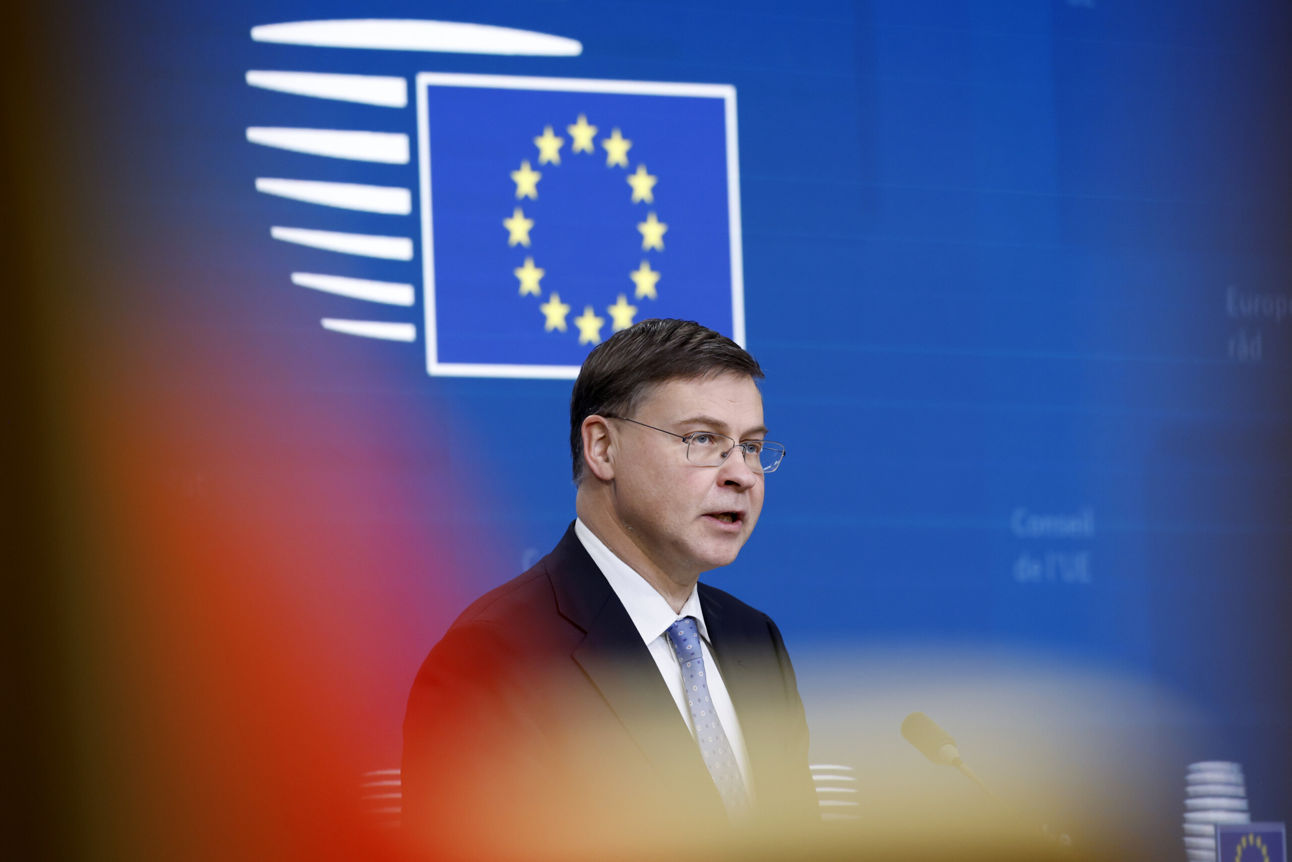 droits de douane dombrovskis la reponse de lue est moderee mais toutes les options sont sur la table scaled