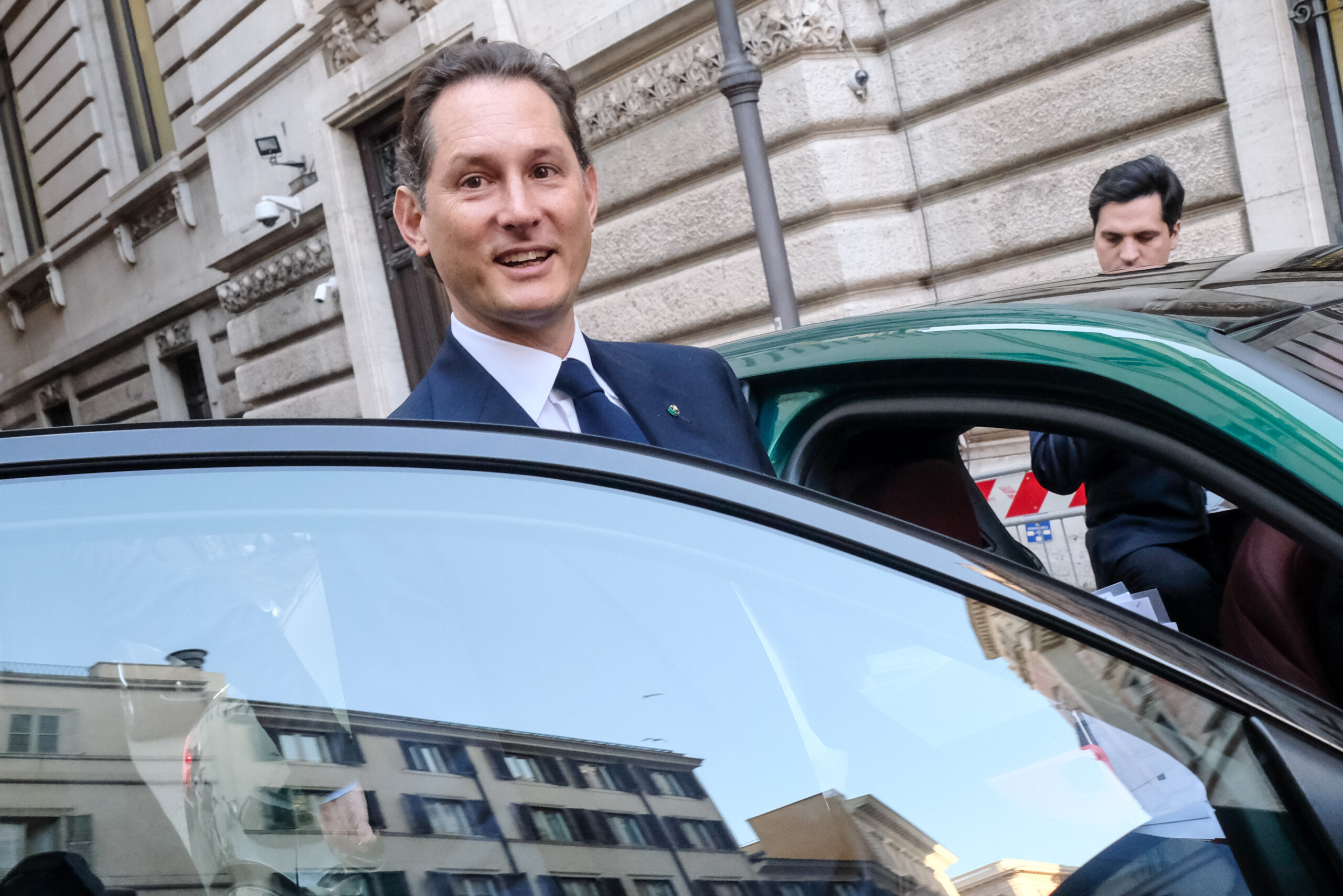 stellantis elkann nouveau pdg dici le premier semestre 2025 scaled