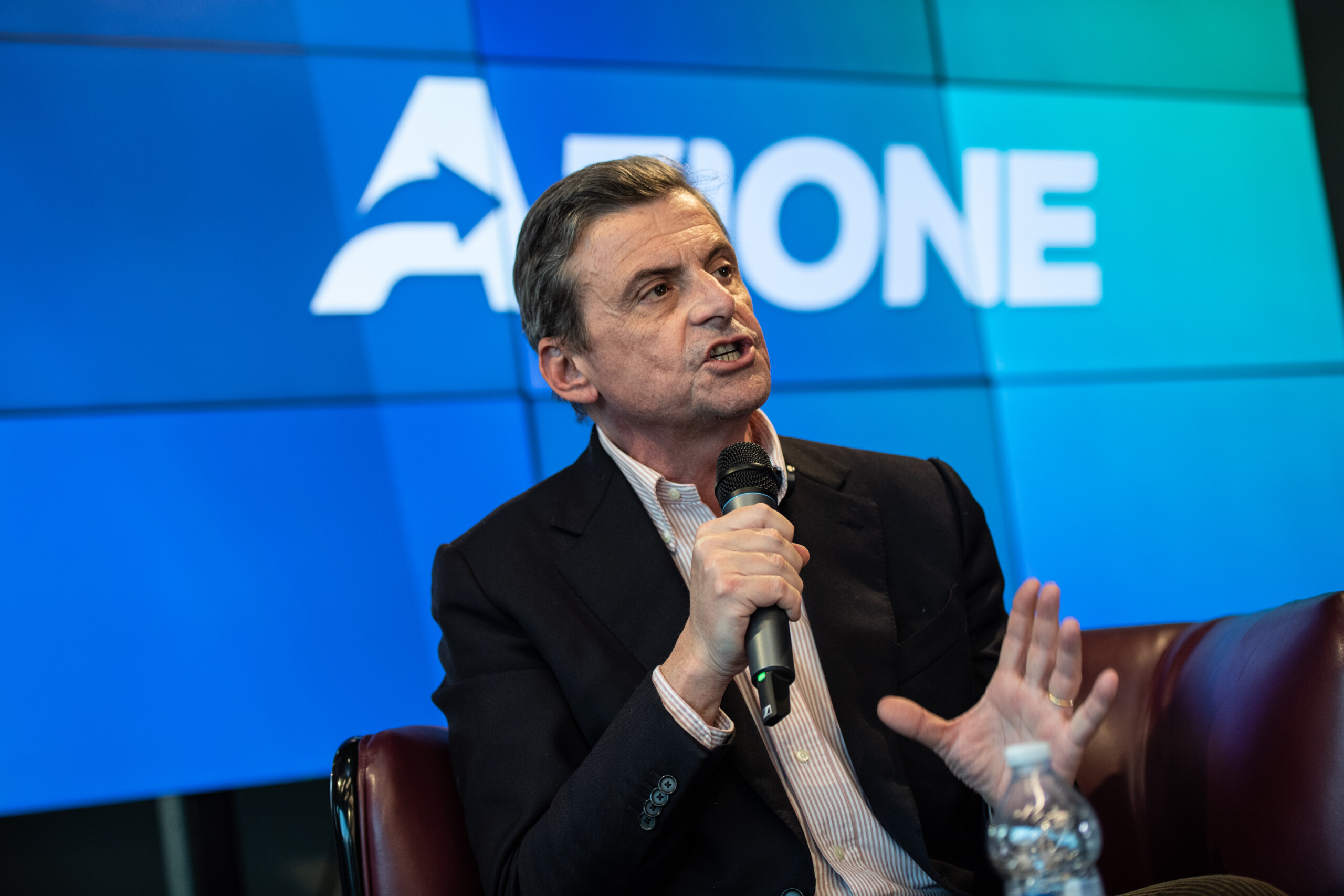 italie etats unis calenda meloni tient le cap et simpose comme un pont avec lue scaled