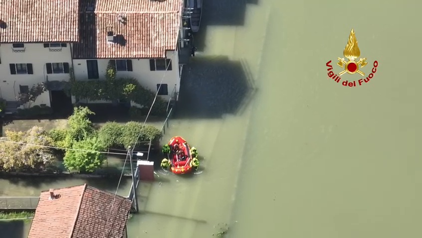 intemperies le tessin deborde a pavie des dizaines de personnes evacuees