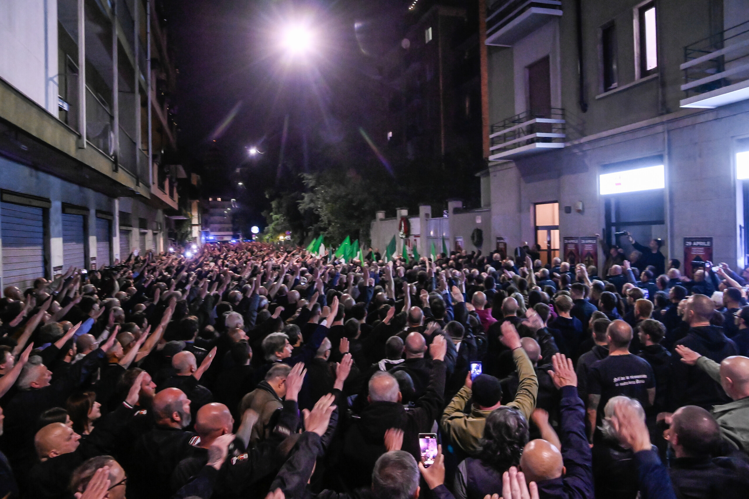 ramelli m5s saluts romains climat inacceptable de normalisation de lapologie du fascisme scaled