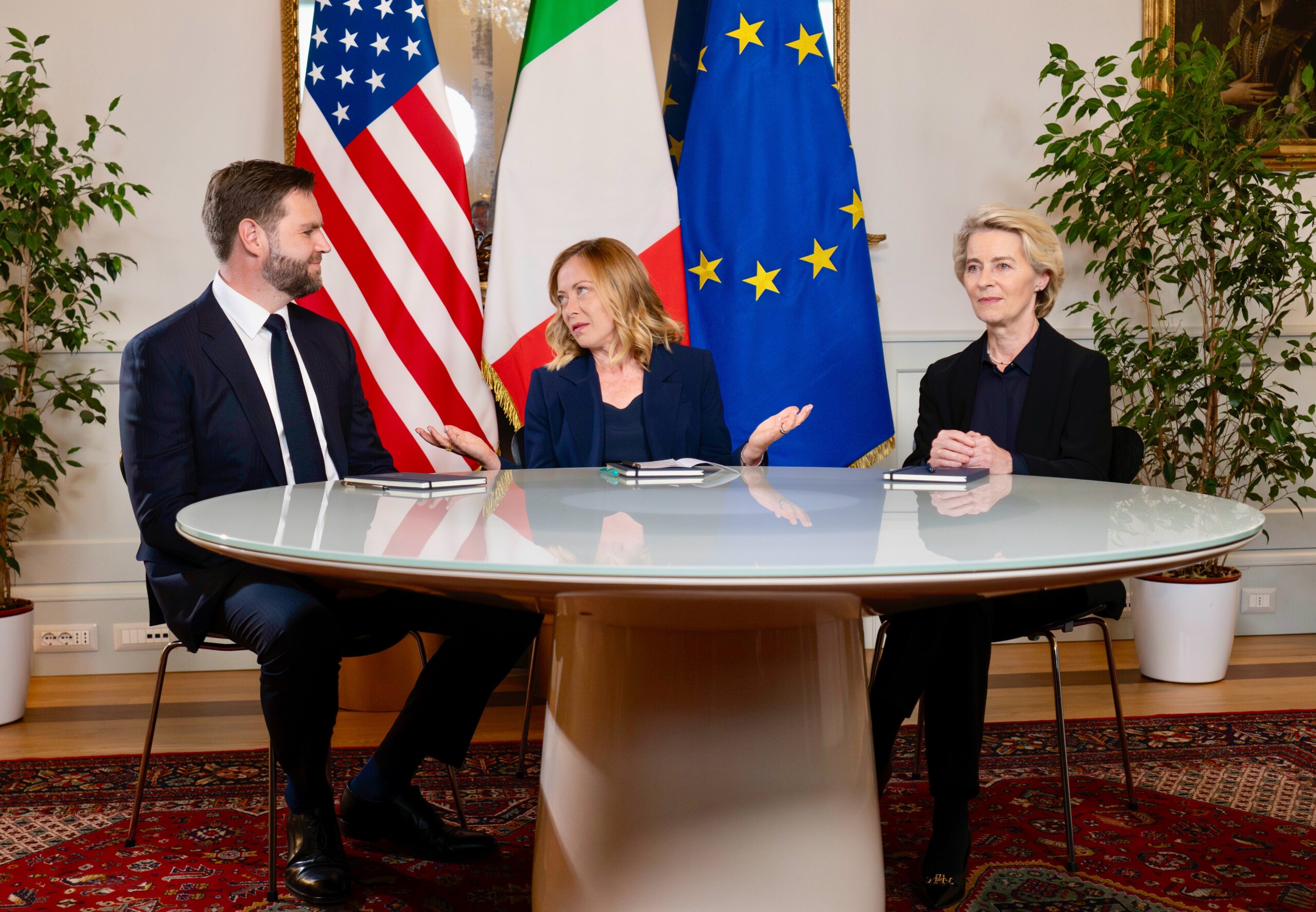 droits de douane von der leyen rencontre positive avec vance confiants quant a un accord scaled