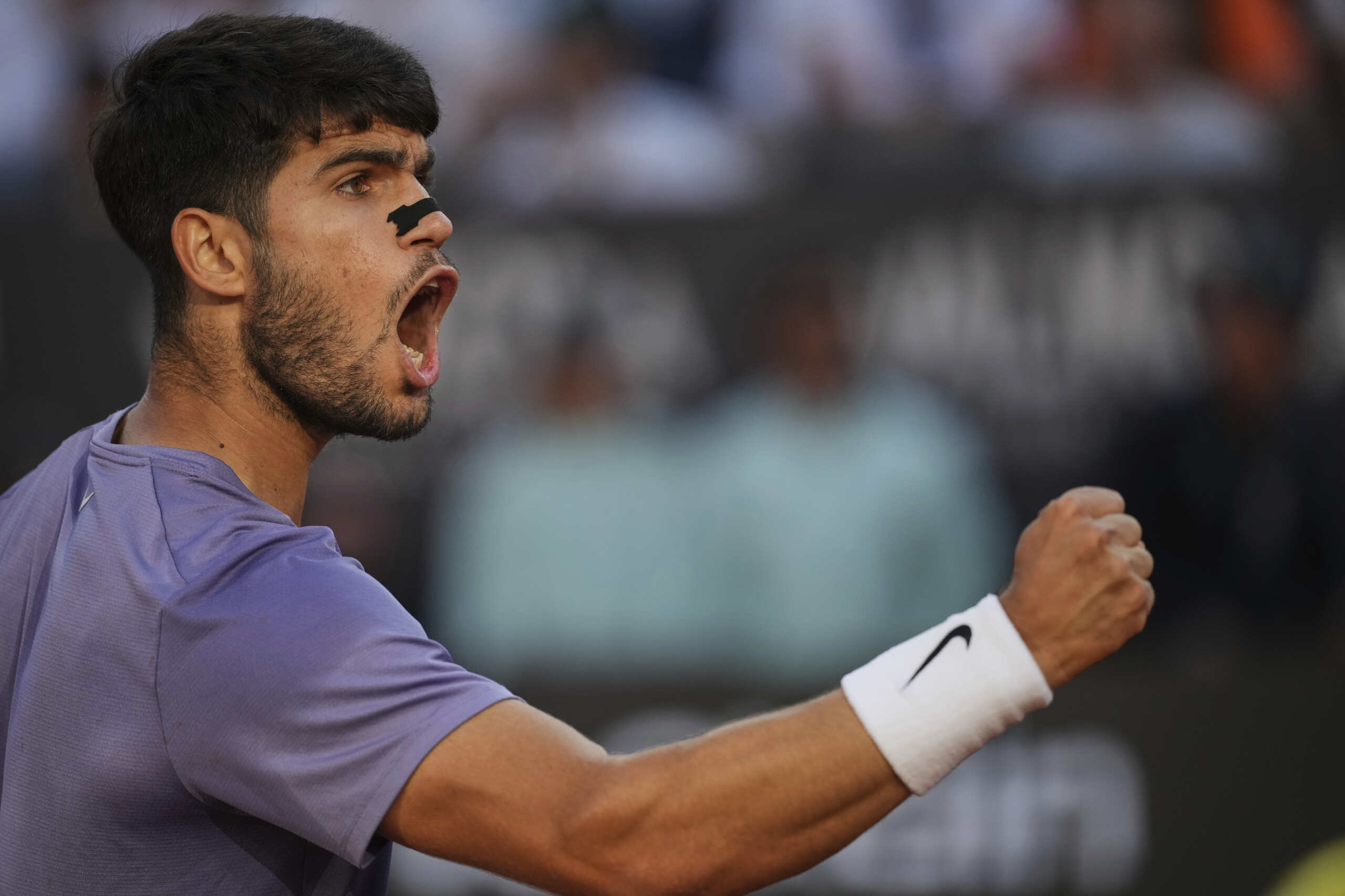 internationaux ditalie alcaraz remporte le titre sinner battu en deux sets scaled