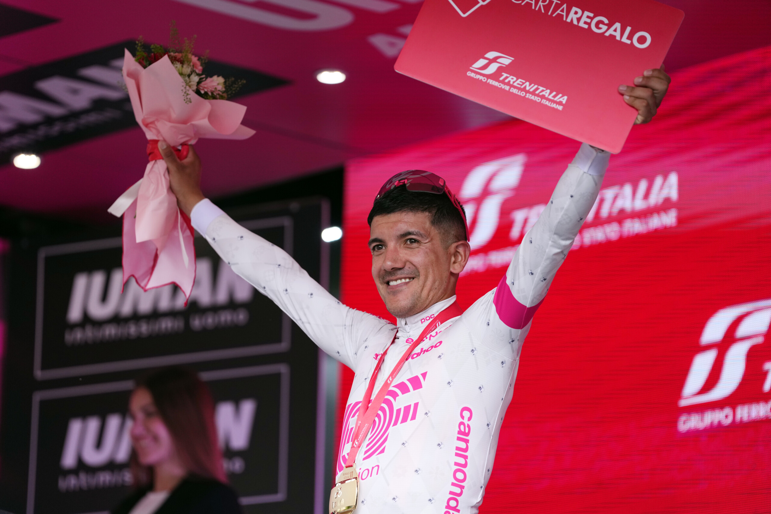 giro ditalia carapaz remporte la 11e etape del toro conserve le maillot rose scaled