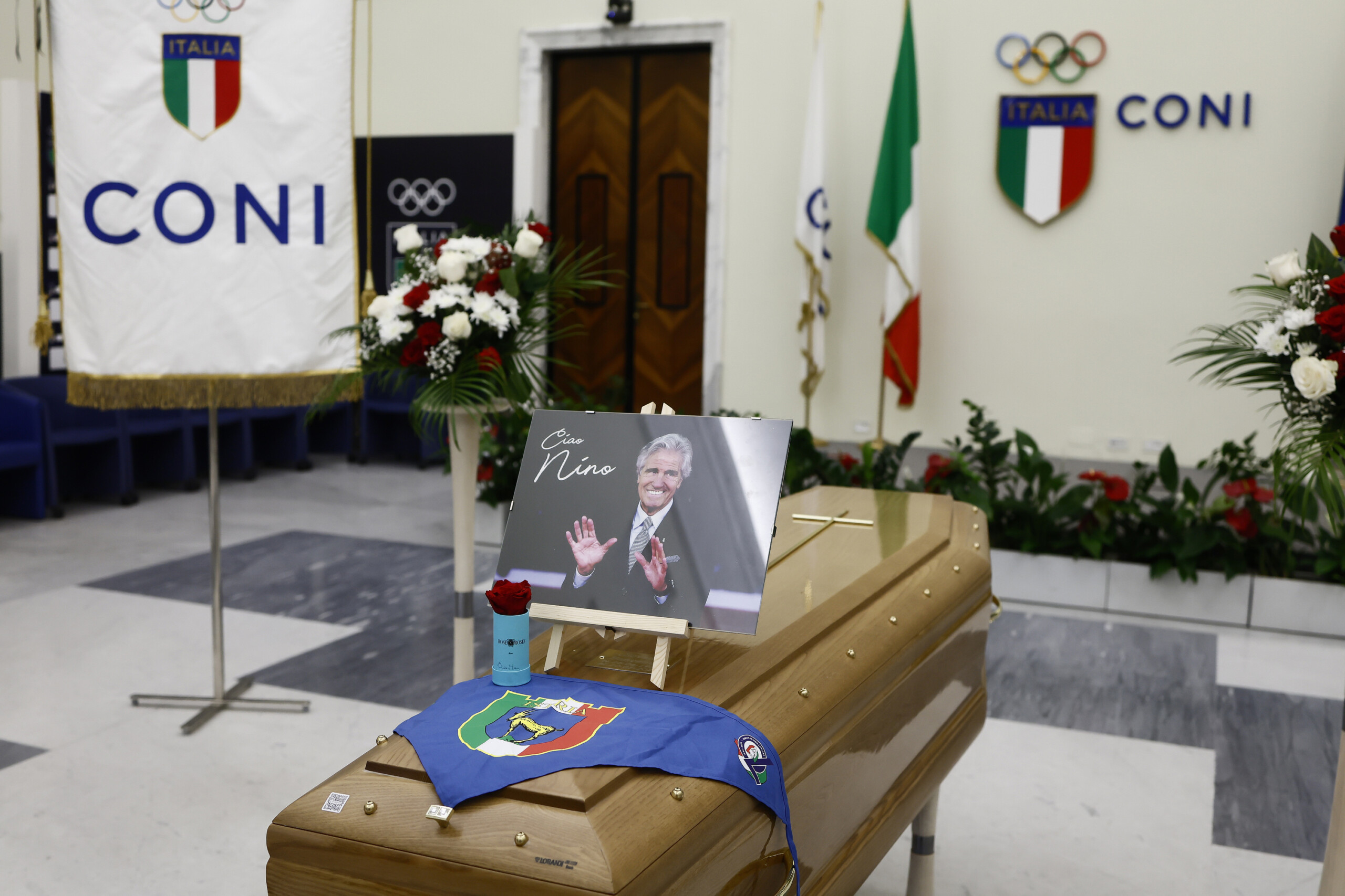 nino benvenuti ouverture dune chambre funeraire au coni scaled