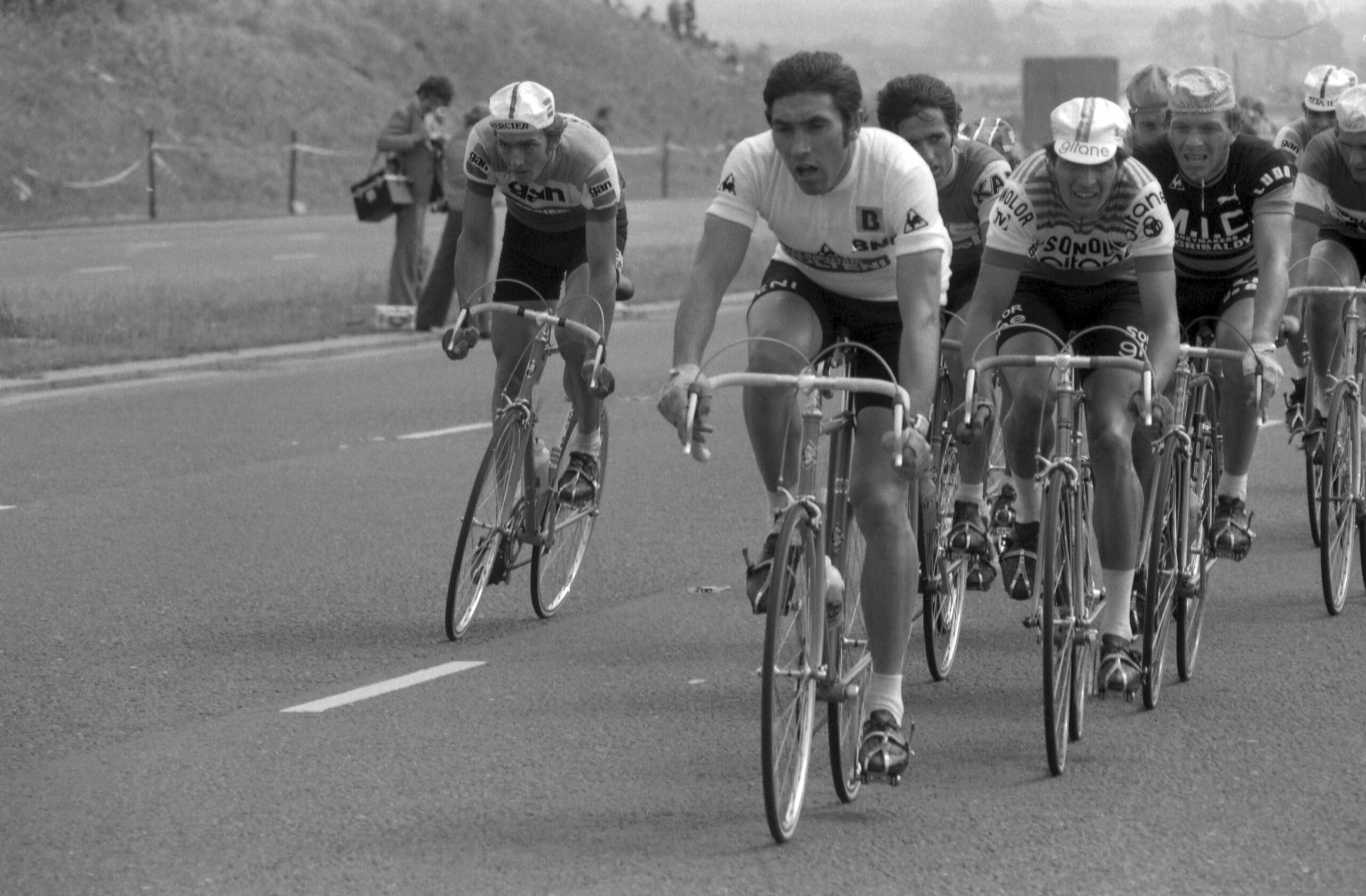 cyclisme eddy merckx on ma offert de largent pour vendre le giro scaled