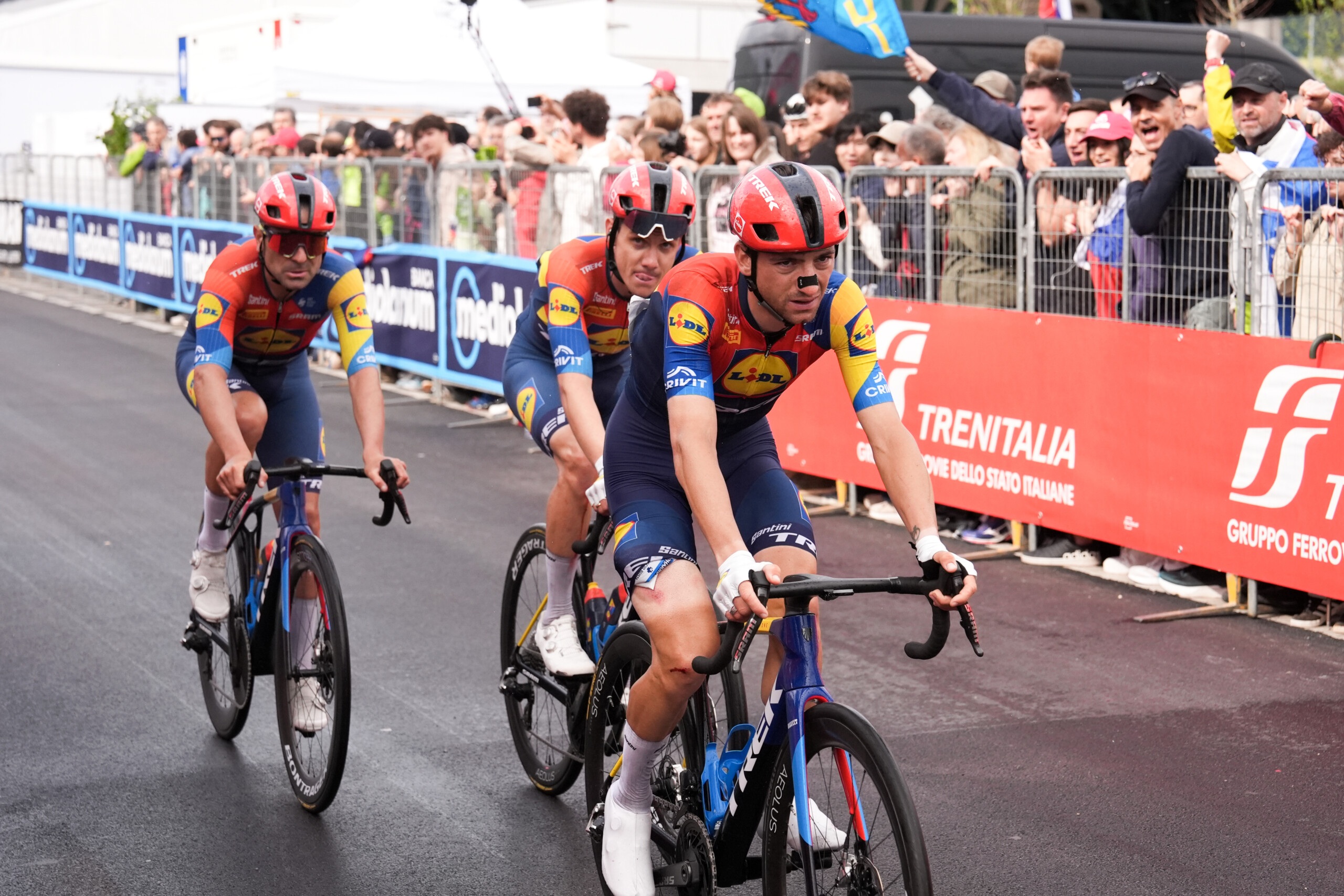 giro ditalia ciccone abandonne apres une chute ca fait mal de quitter la course comme ca scaled