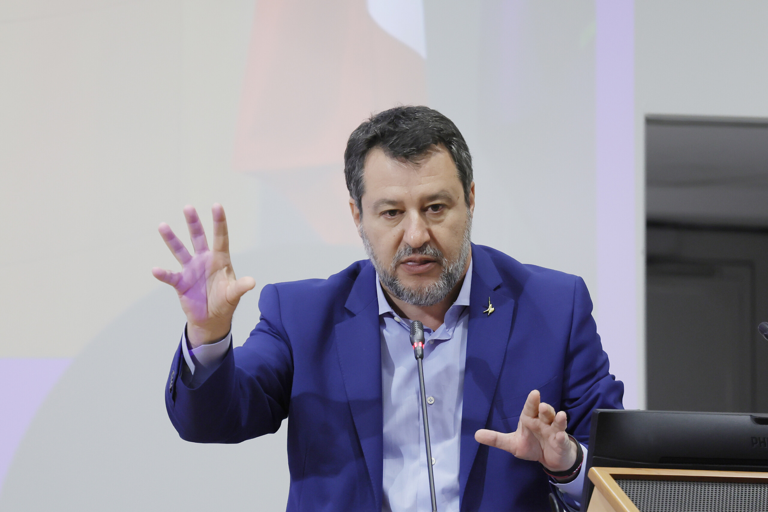 pont etroit salvini au travail pour une italie plus connectee et plus moderne scaled