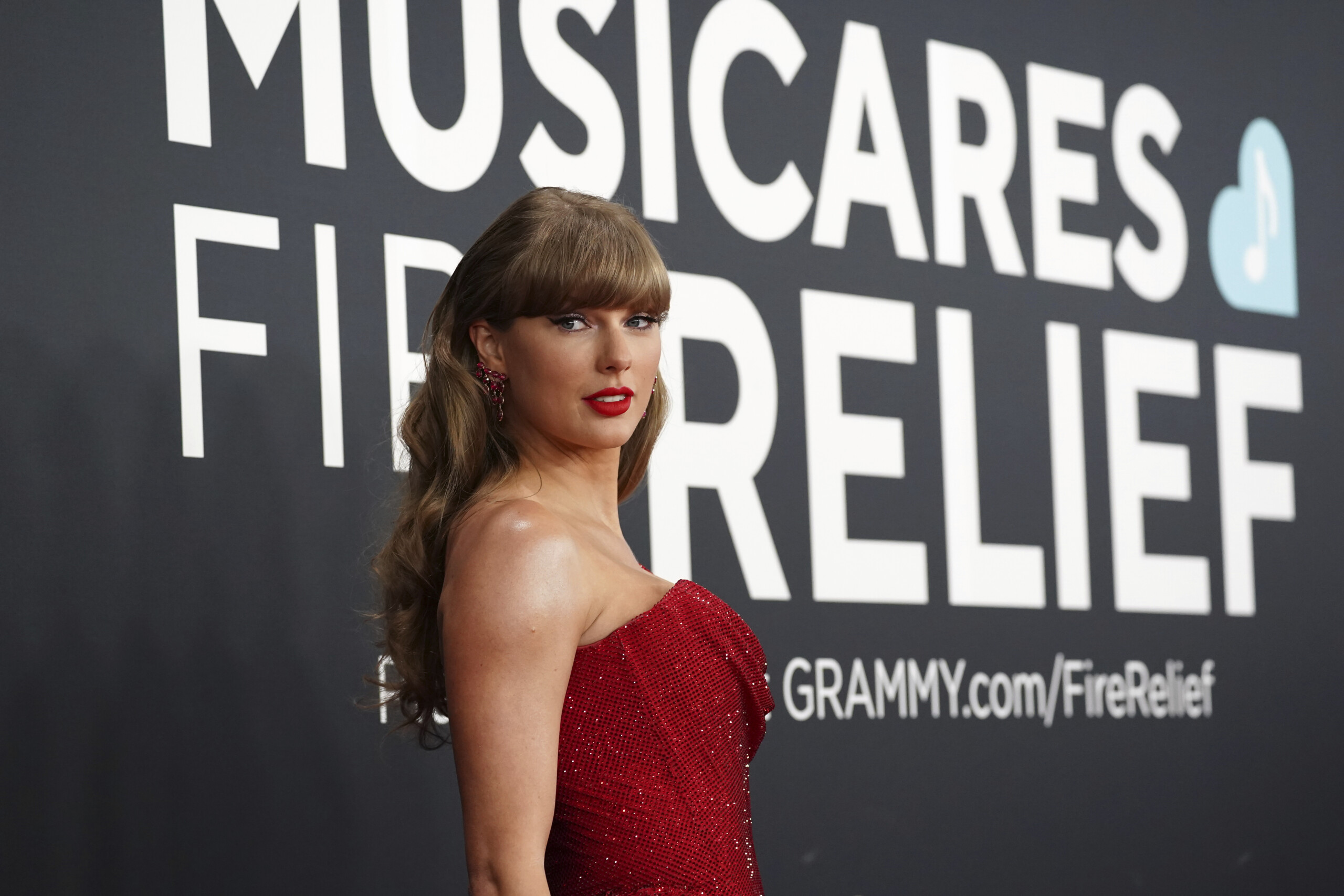 musique taylor swift obtient les droits de lintegralite de son catalogue scaled