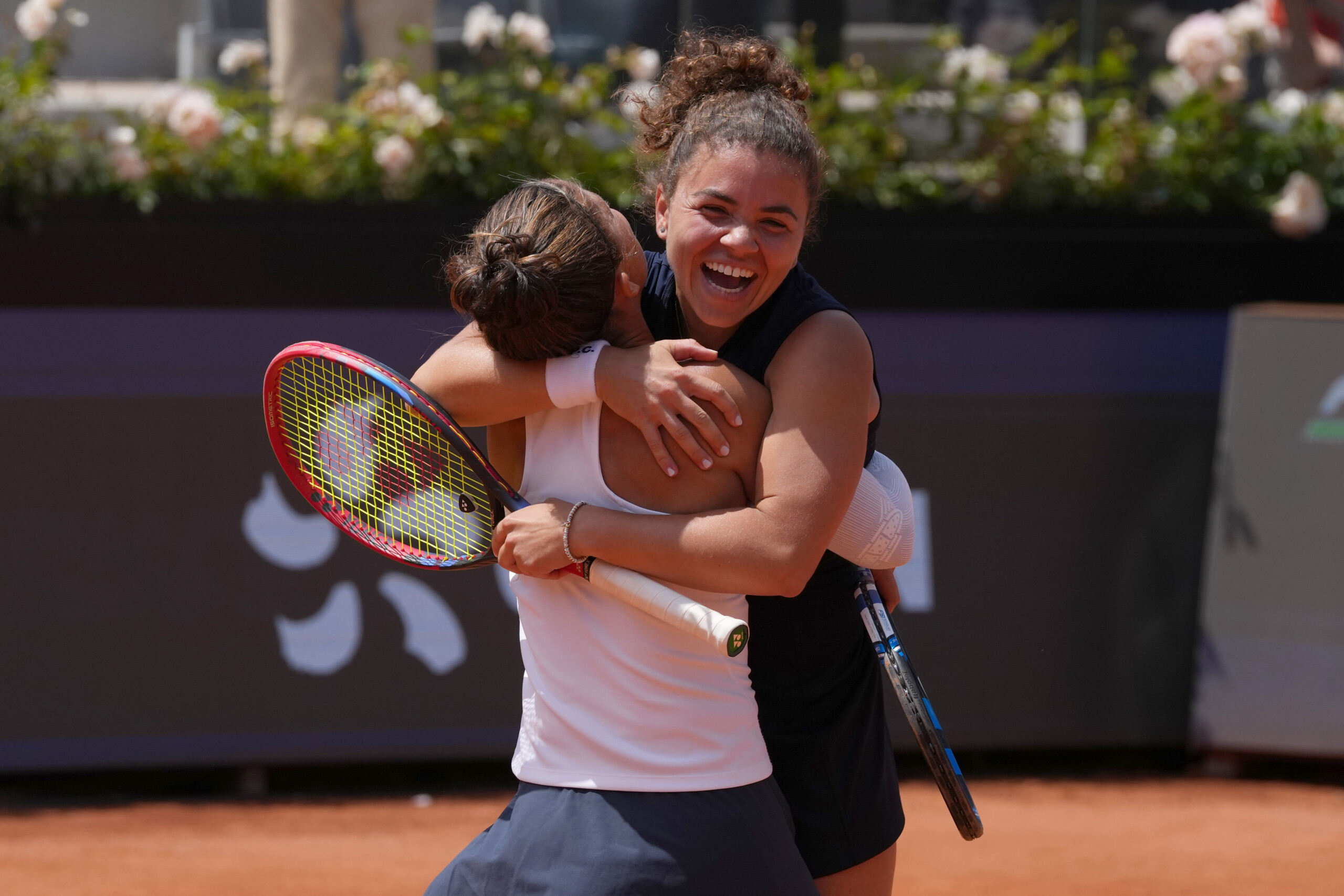 roland garros errani paolini paris est une ville speciale nous sommes heureuses scaled