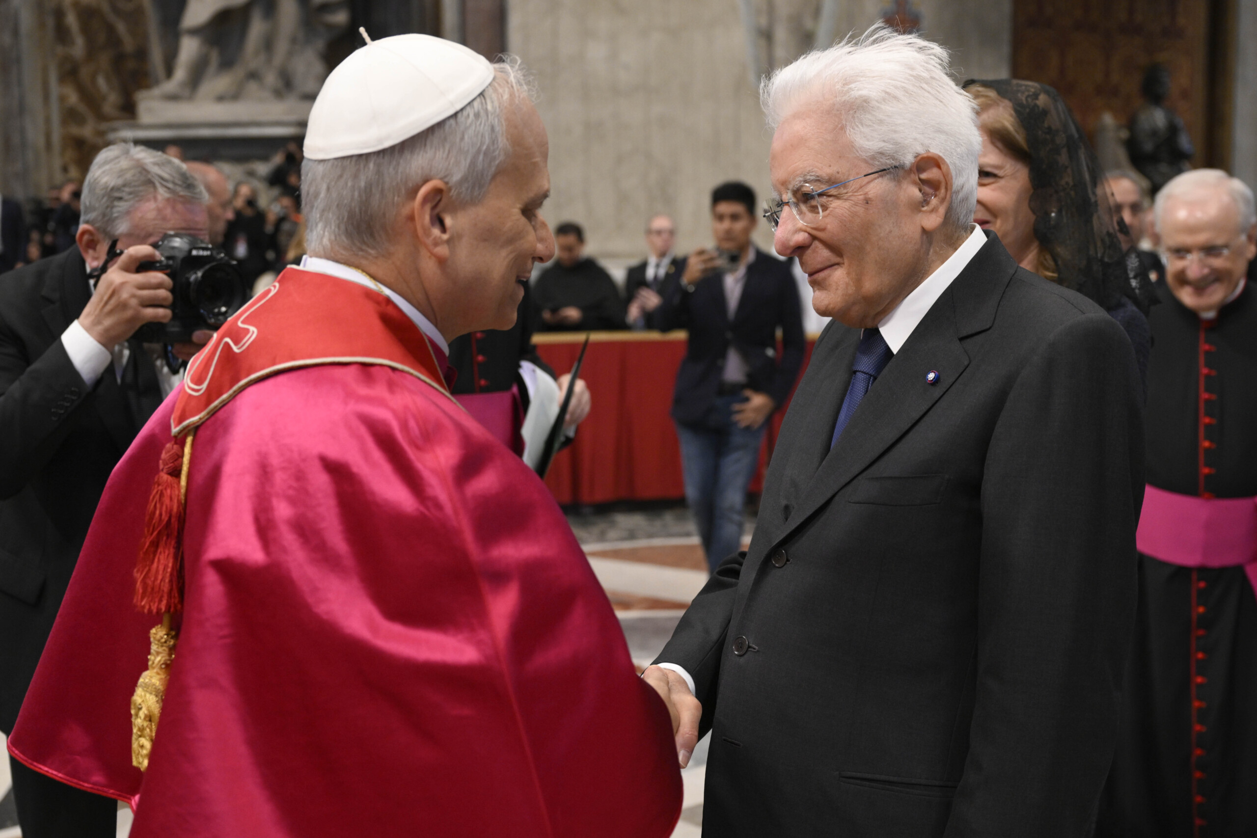 vatican mattarella arrive pour rencontrer le pape leon xiv scaled