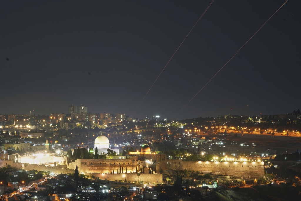iran idf deuxieme vague de missiles lances depuis teheran