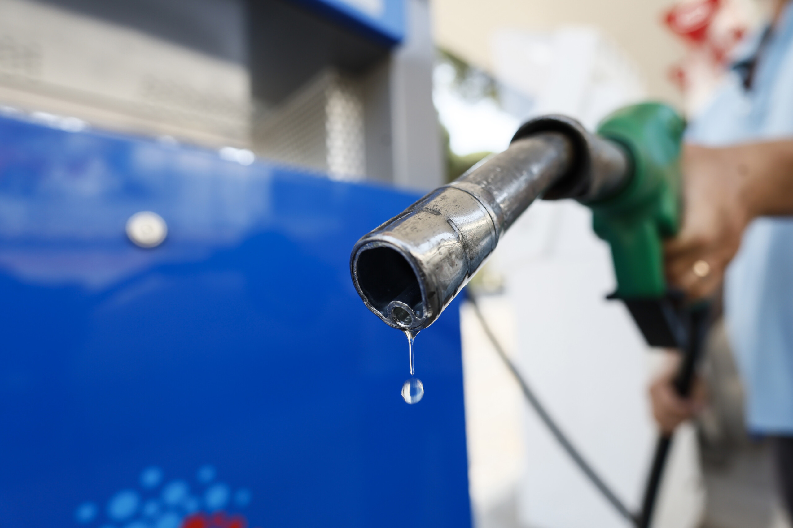carburants effet iran prix en hausse et essence a plus de 17 litre scaled