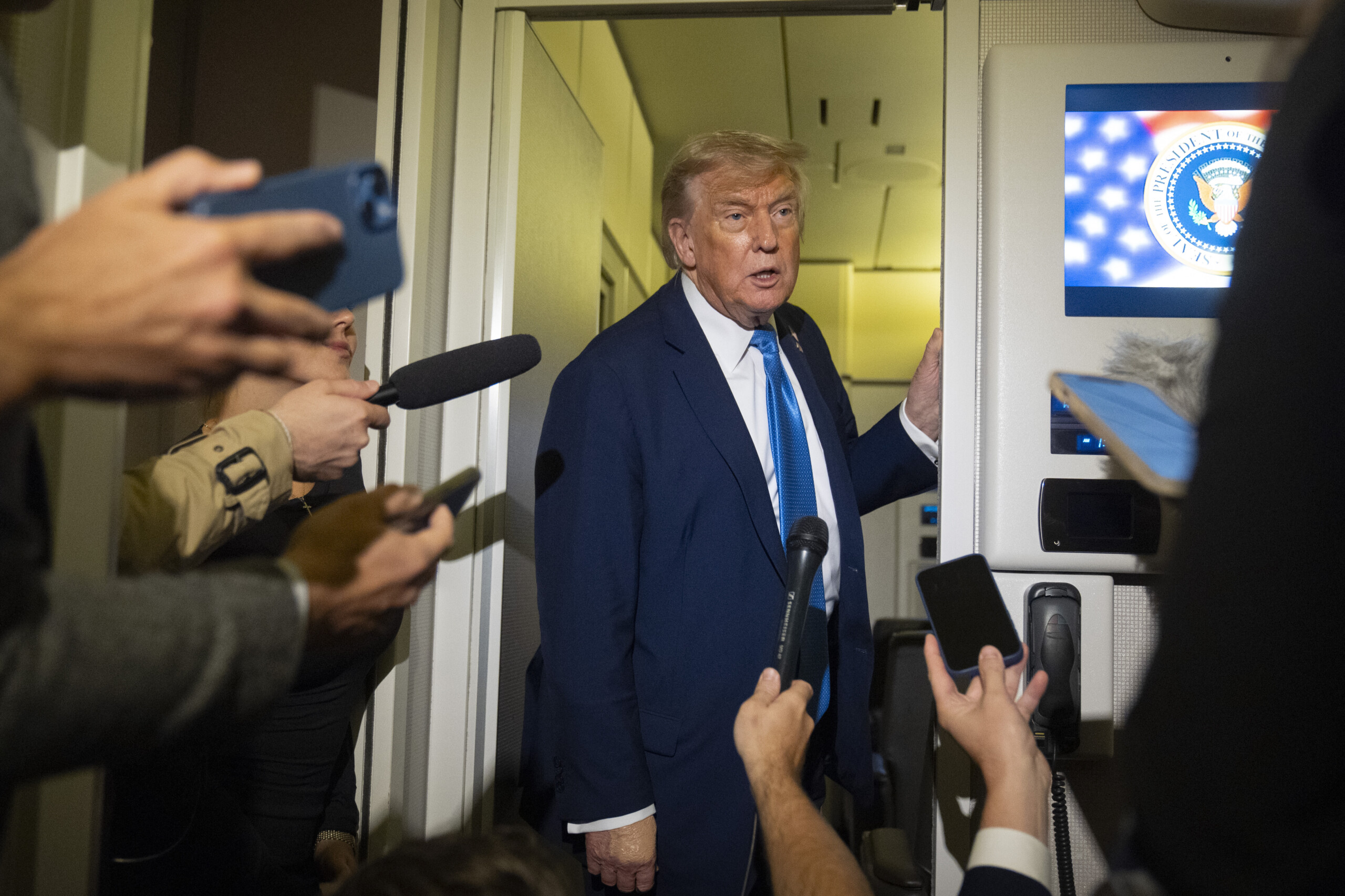 iran trump nous savons ou se trouve khamenei mais pour linstant nous ne leliminerons pas scaled