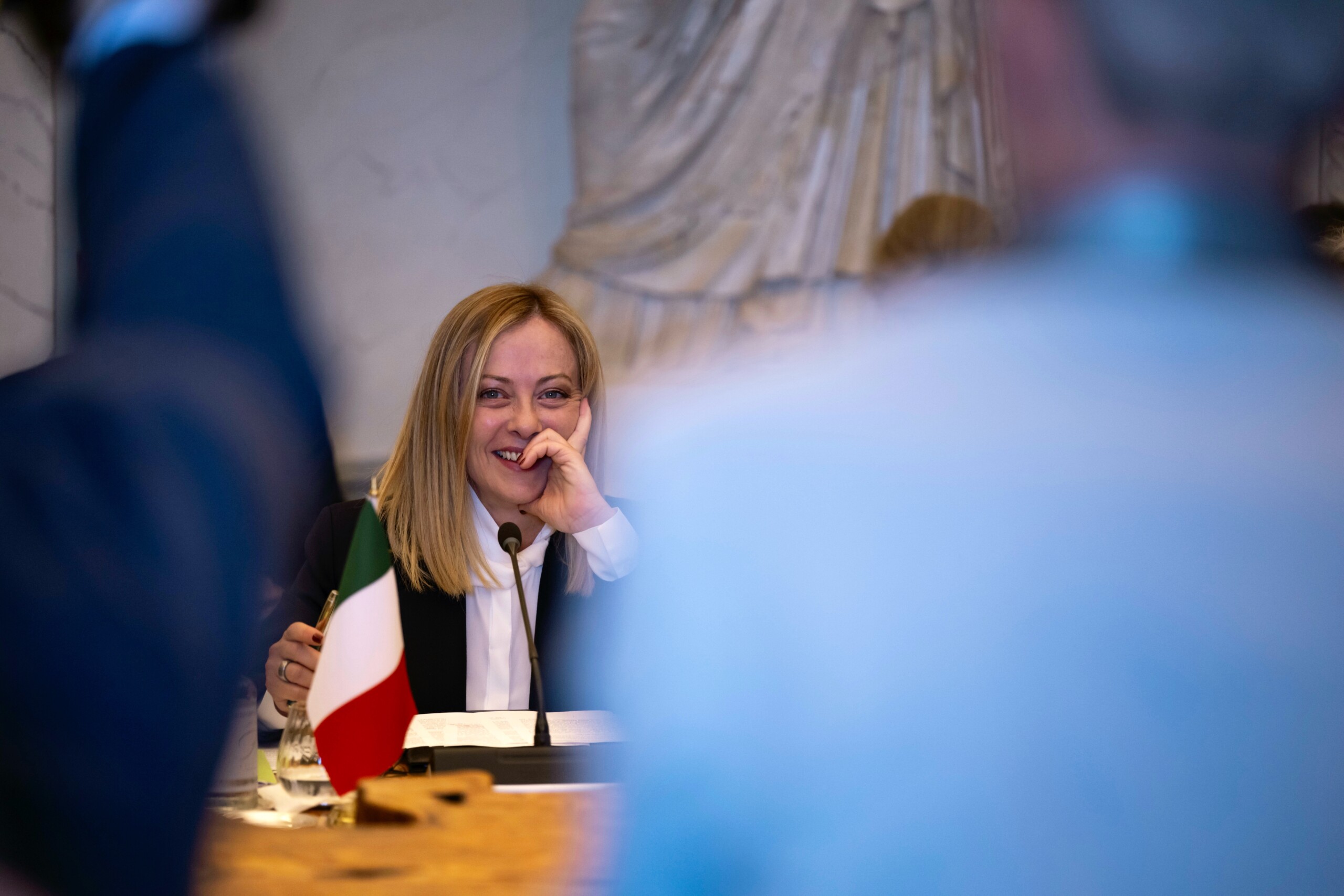 les etats unis attaquent liran meloni en contact avec ses allies et les dirigeants de la region engagement en faveur dune table des negociations scaled