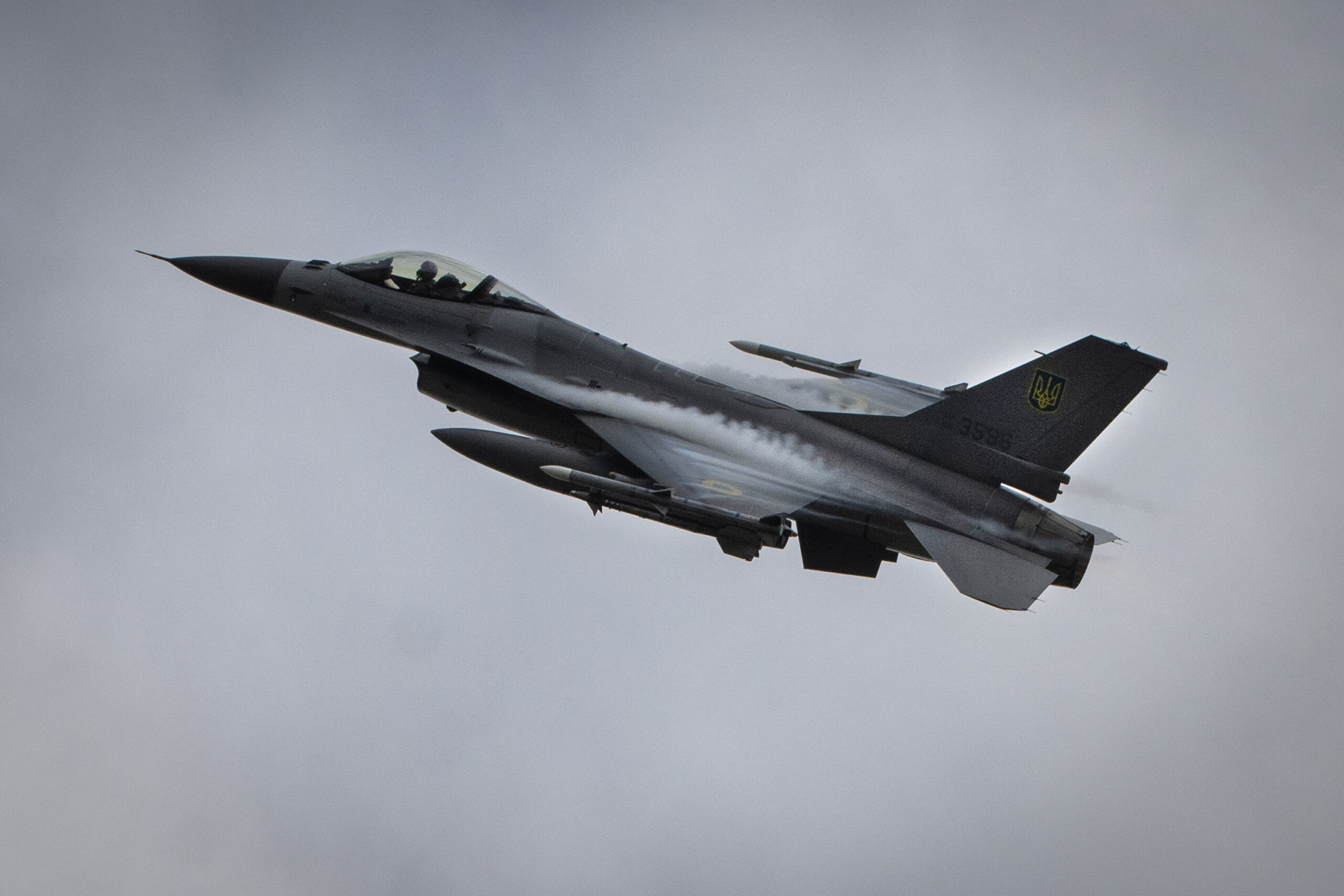 ukraine kiev un f 16 perdu lors dune attaque russe le pilote est mort scaled