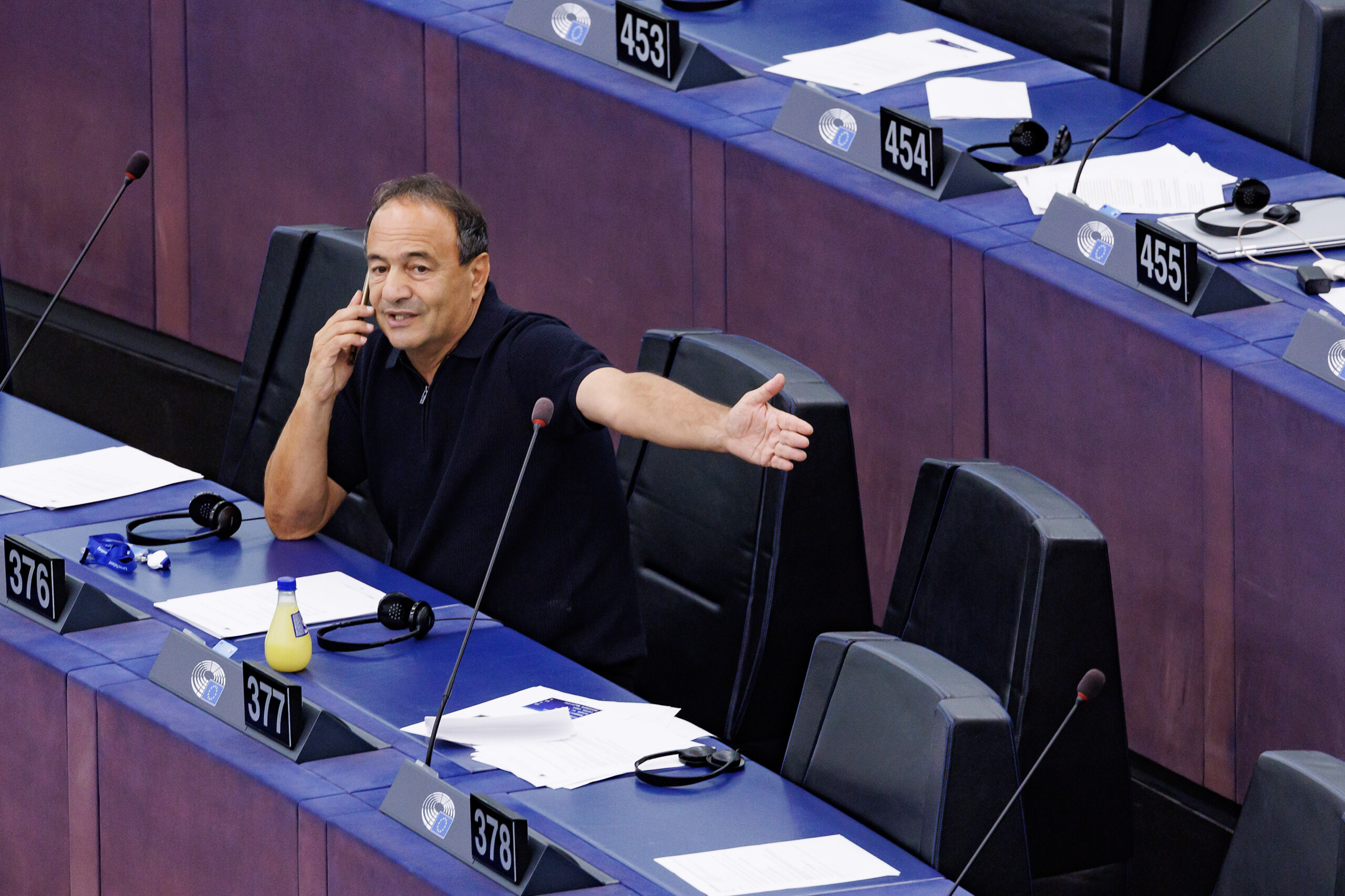 migrants mimmo lucano declare dechu de ses fonctions de maire de riace scaled