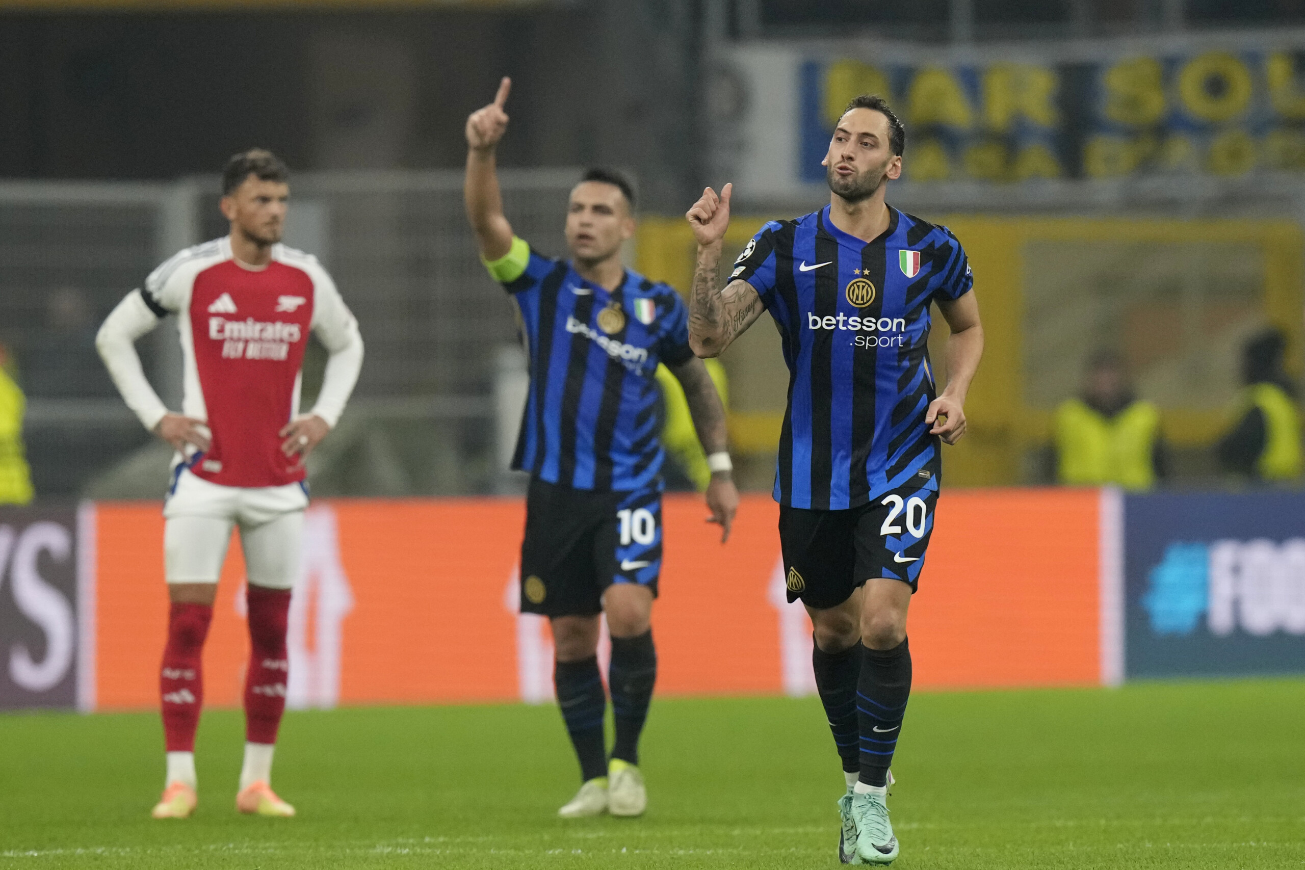 mondiale club la femme de calhanoglu a lautaro certaines personnes ne sont pas loyales scaled