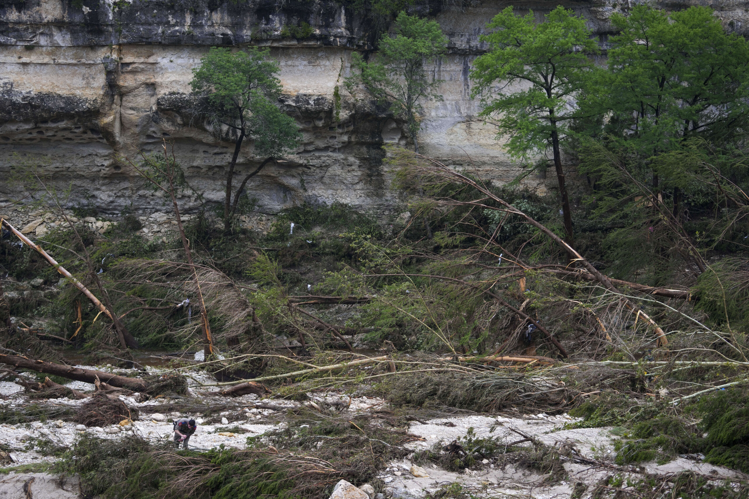 etats unis le bilan des inondations au texas seleve a 32 morts dont 14 enfants scaled