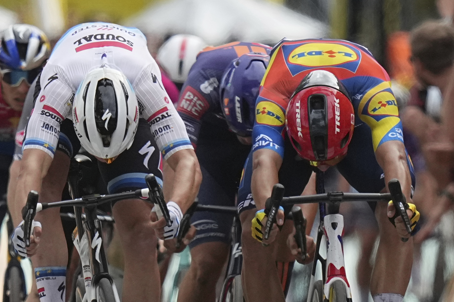 tour de france merlier remporte la 3e etape devant milan van der poel conserve le maillot jaune