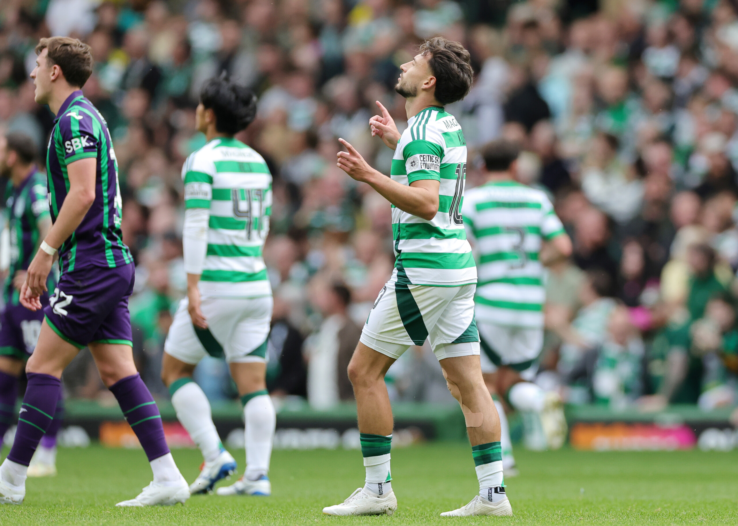 football come signature officielle du milieu offensif kuhn en provenance du celtic scaled