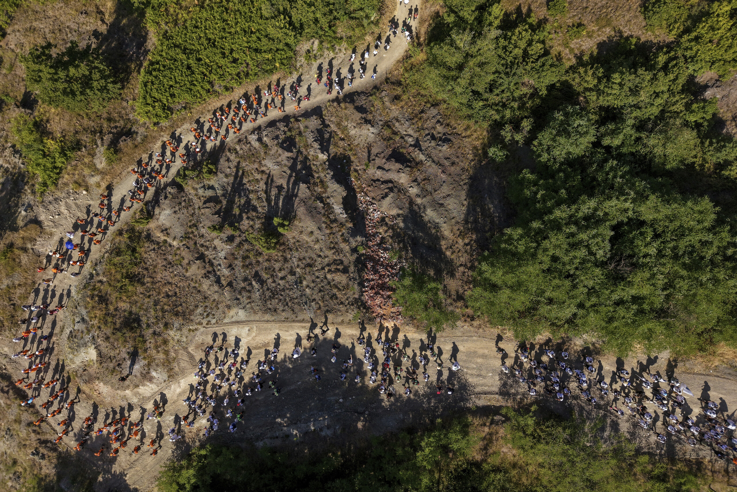 srebrenica des milliers de personnes en bosnie pour le 30e anniversaire du genocide scaled