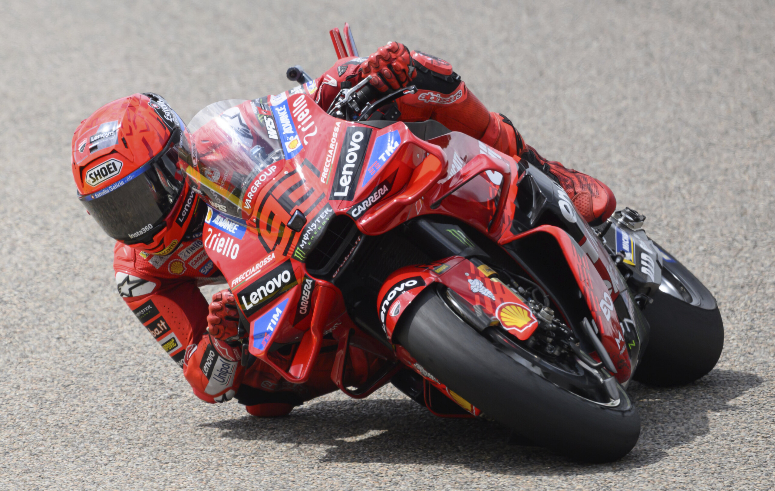 motogp gp de republique tcheque marc marquez remporte la course sprint podium pour acosta et bastianini scaled