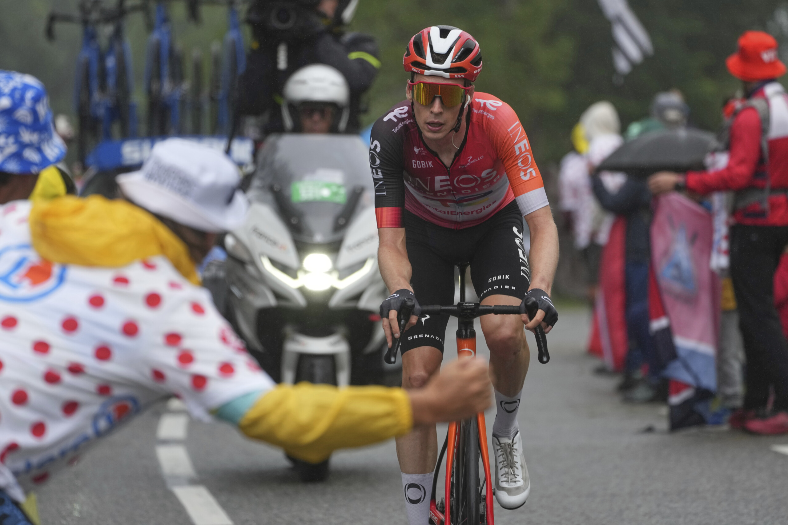 tour de france arensman remporte la troisieme etape pyreneenne pogacar deuxieme conserve le maillot jaune scaled