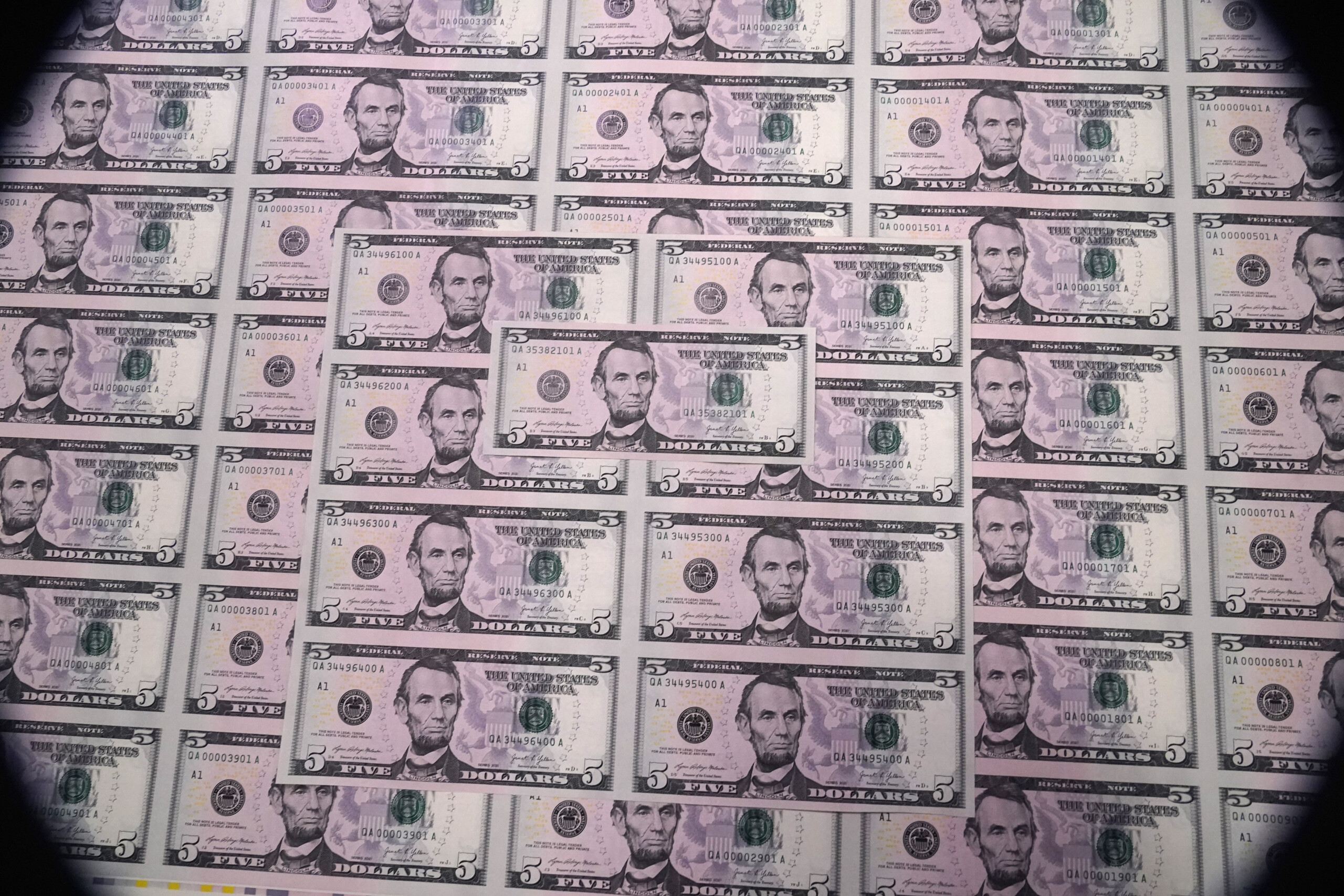 confindustria les droits de douane et la devaluation du dollar renforcent lincertitude et la mefiance scaled