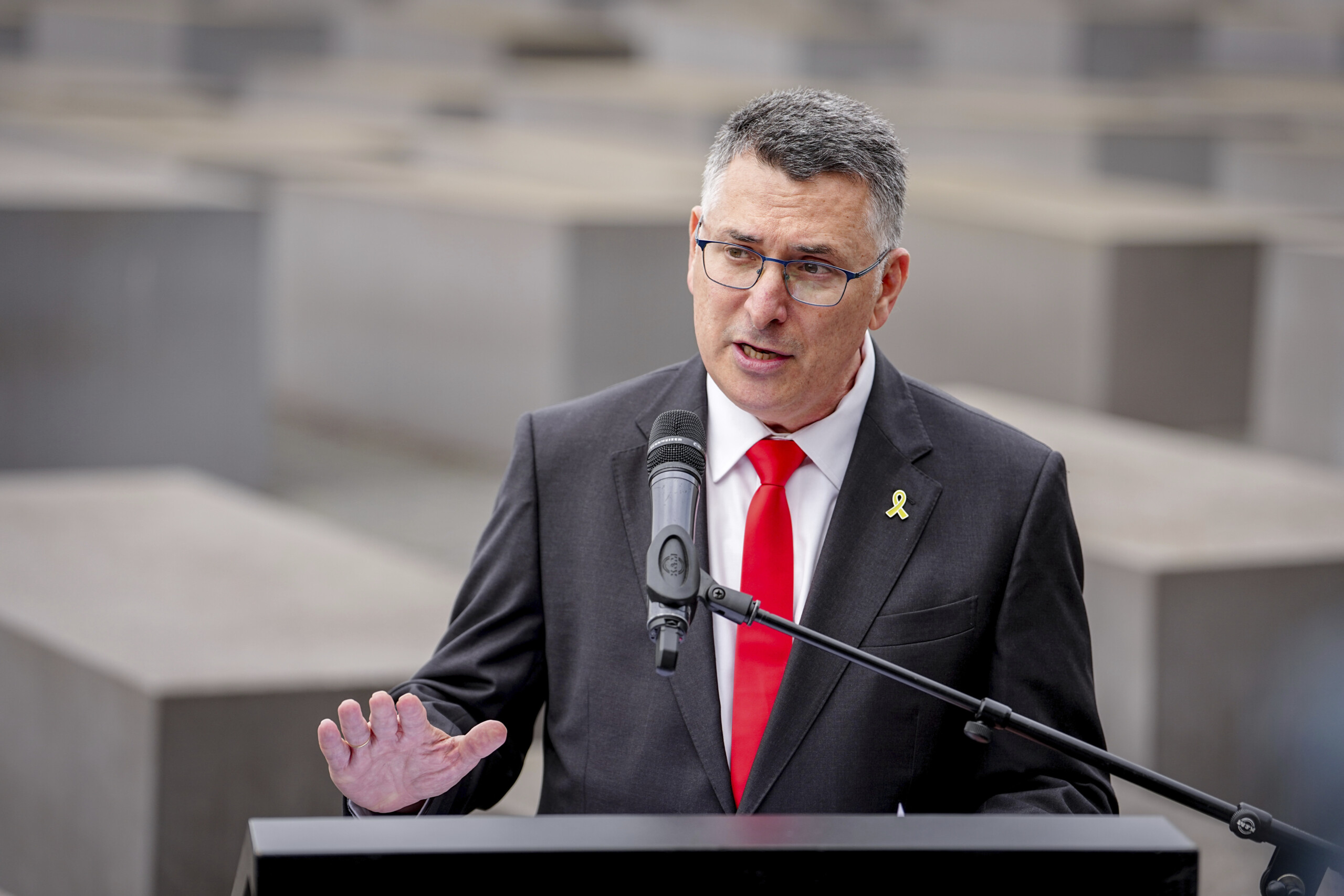 gaza le ministre israelien saar cest le hamas qui tire sur les civils en quete daide scaled