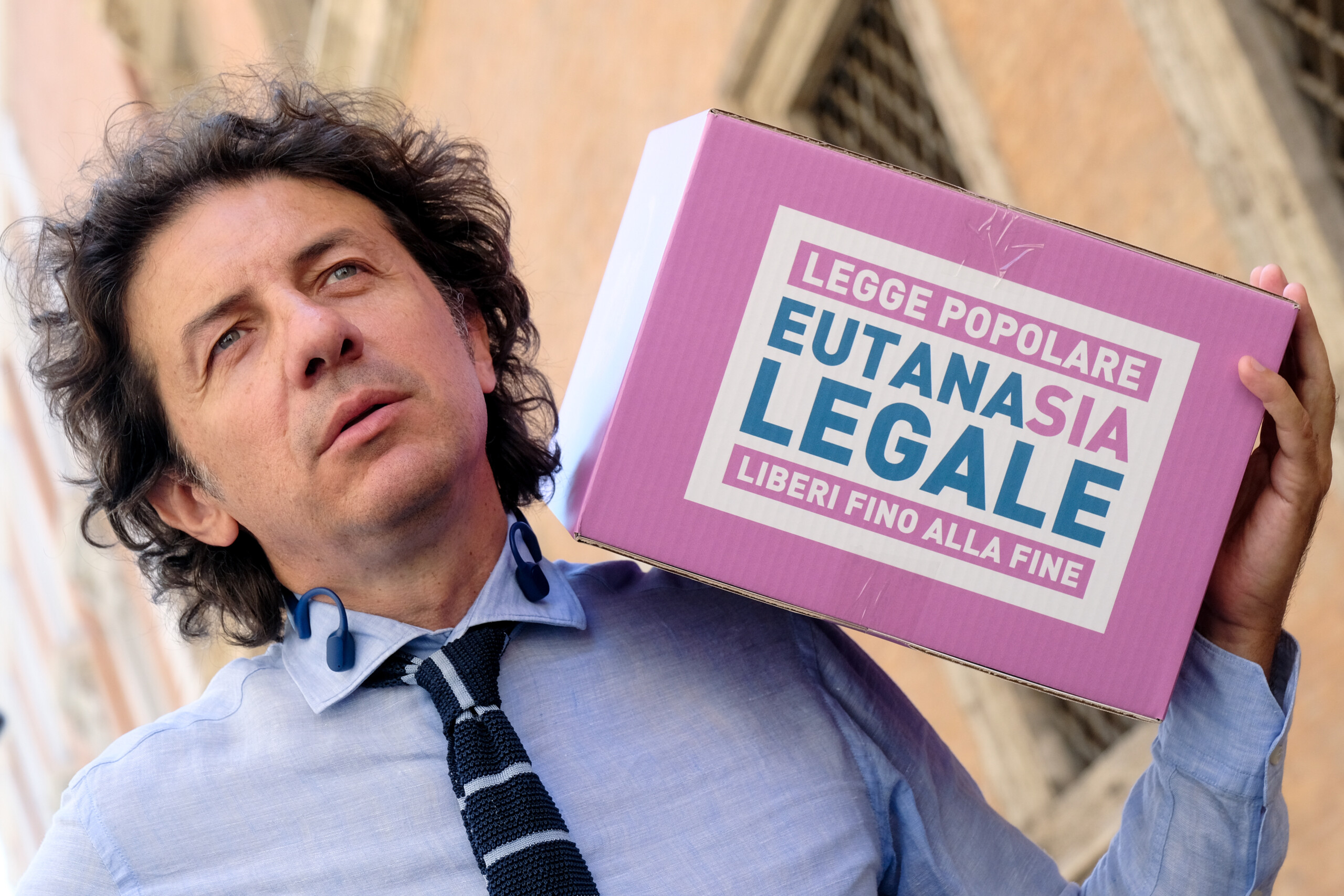 fin de vie association coscioni la cour constitutionnelle ne sest pas prononcee sur leuthanasie scaled
