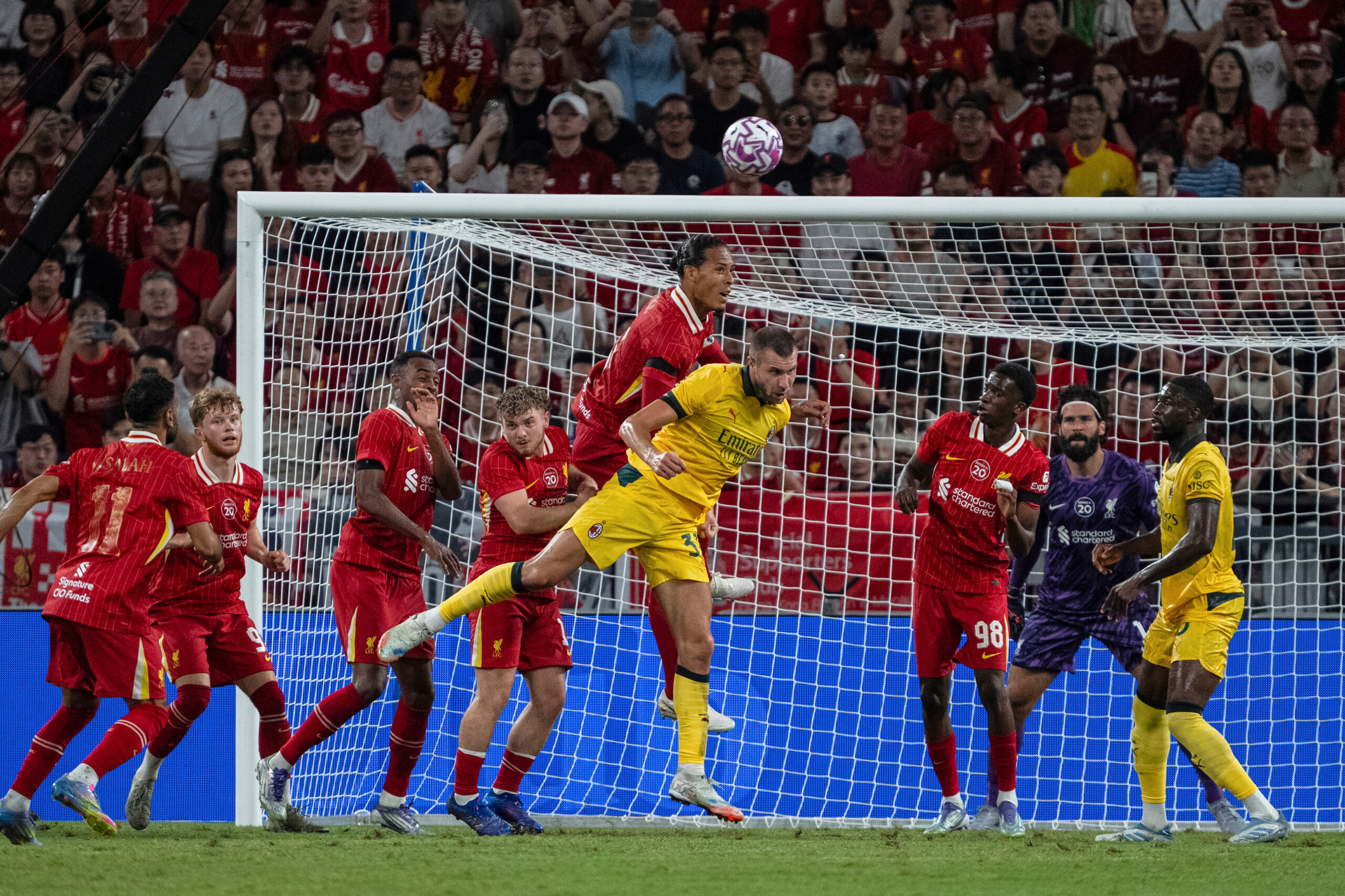 le milan bat liverpool 4 2 en match amical double dokafor scaled