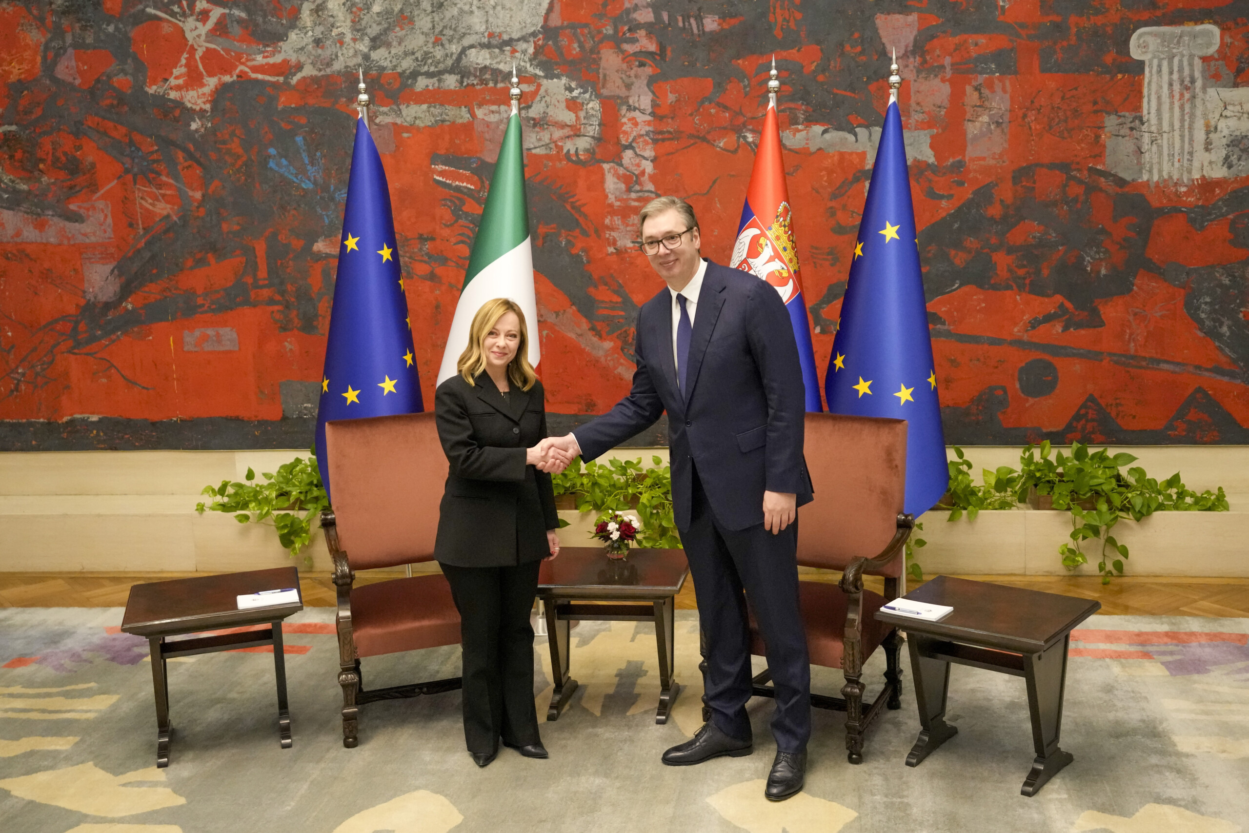 italie serbie meloni accueillie a belgrade par vucic cest un message de confiance scaled