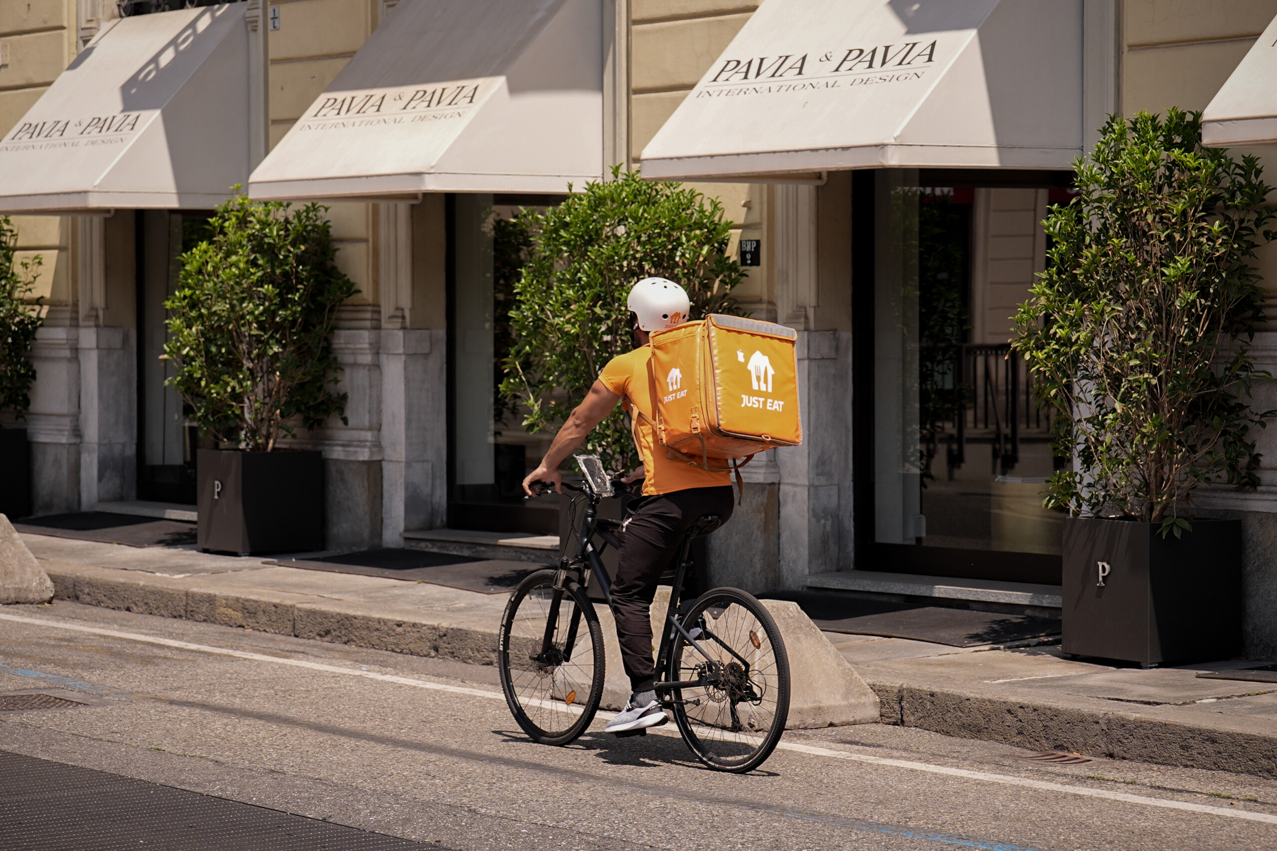 canicule accord signe entre la cgil et just eat a turin scaled