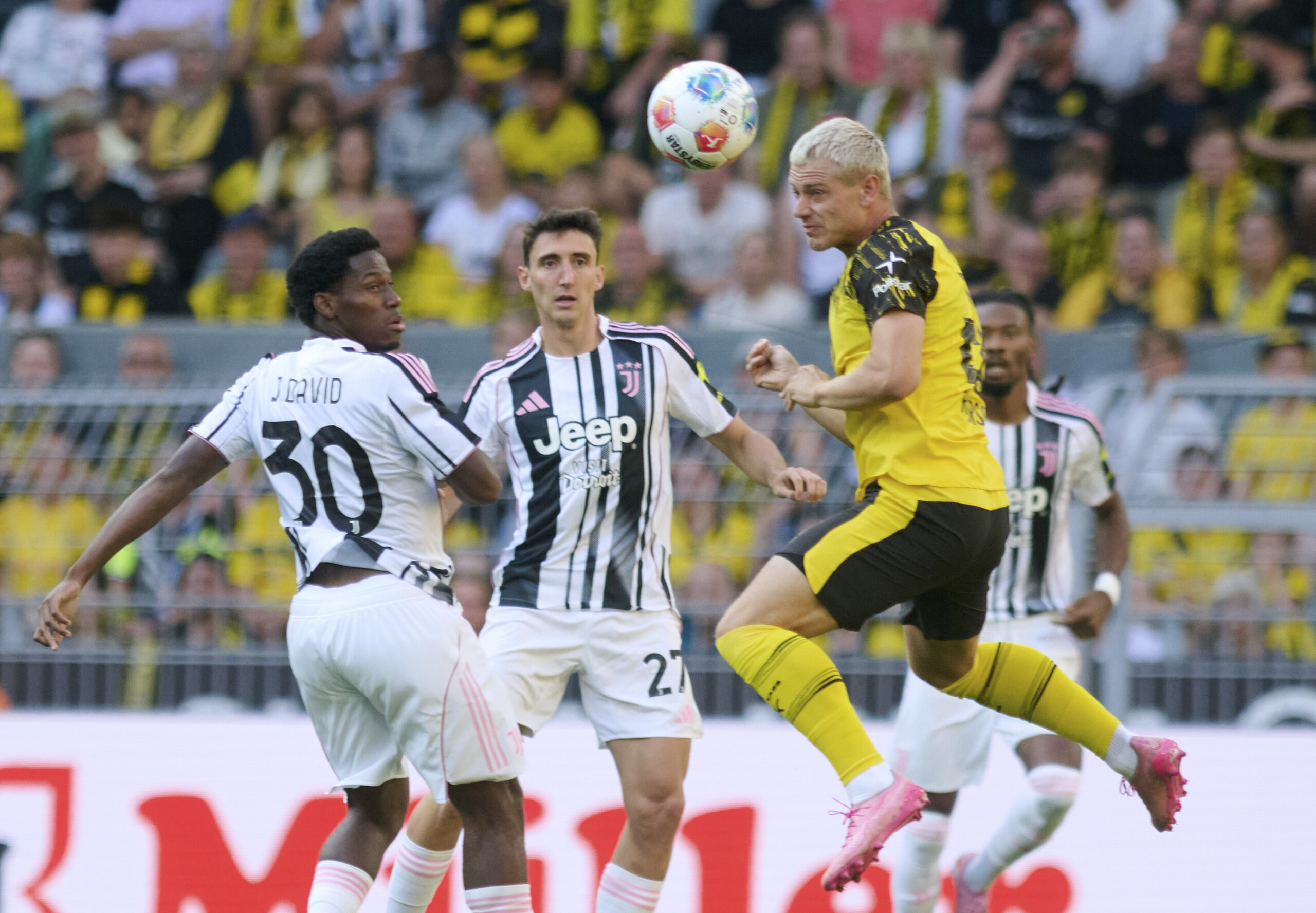la juventus bat le borussia dortmund 2 1 grace a un double de cambiaso scaled