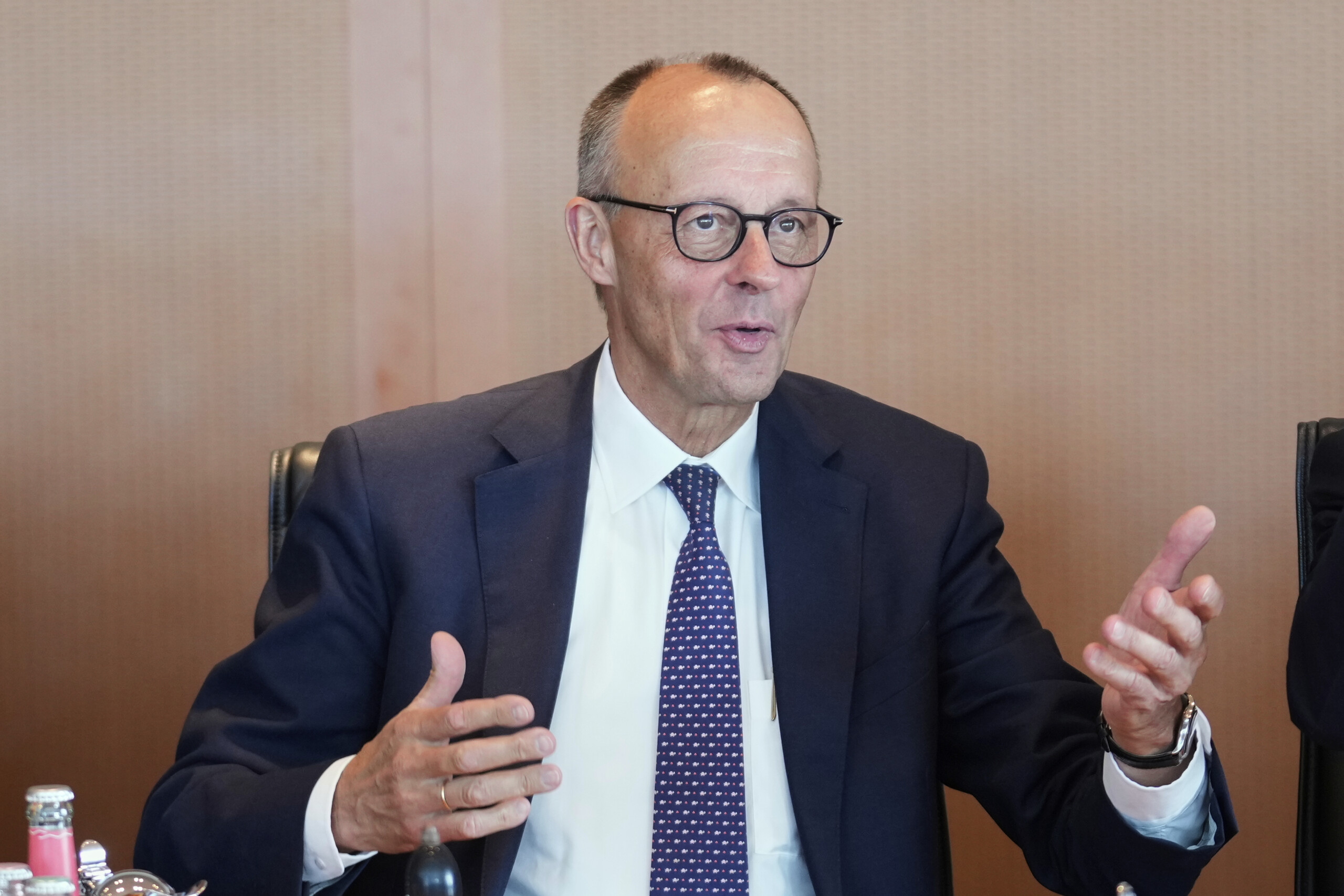 allemagne merz justifie larret des livraisons darmes a israel preoccupe pour gaza scaled