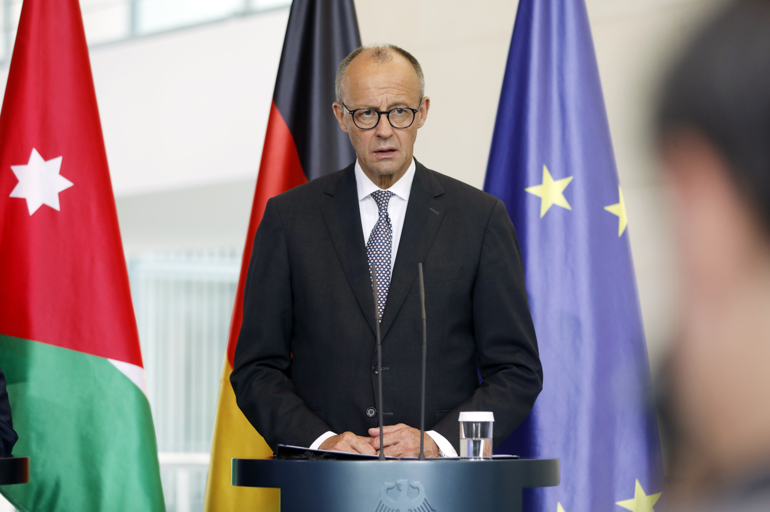 ukraine merz et les dirigeants europeens sentretiendront mercredi avec trump et zelensky scaled