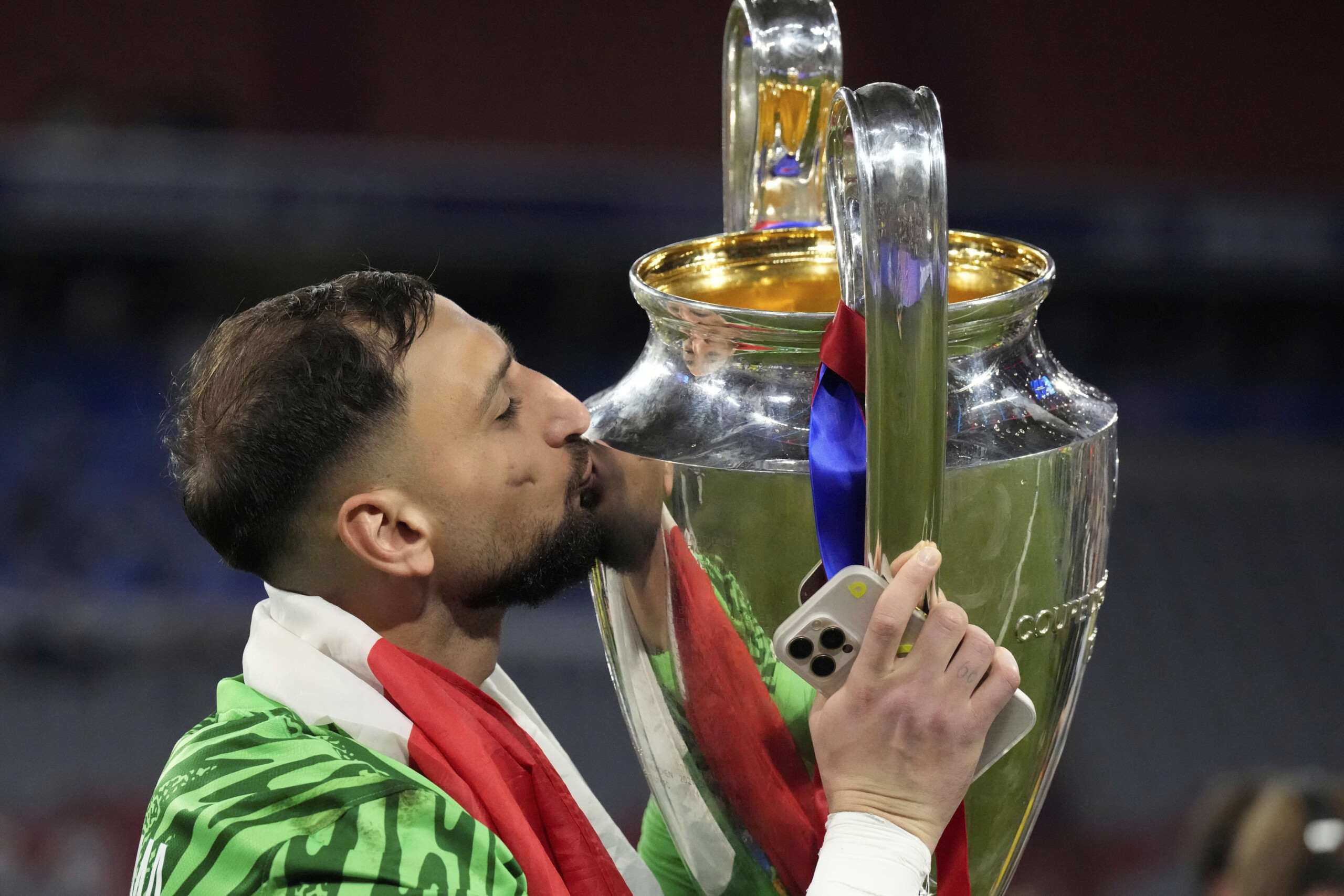 football donnarumma au psg ils ont decide que je ne faisais plus partie du groupe scaled