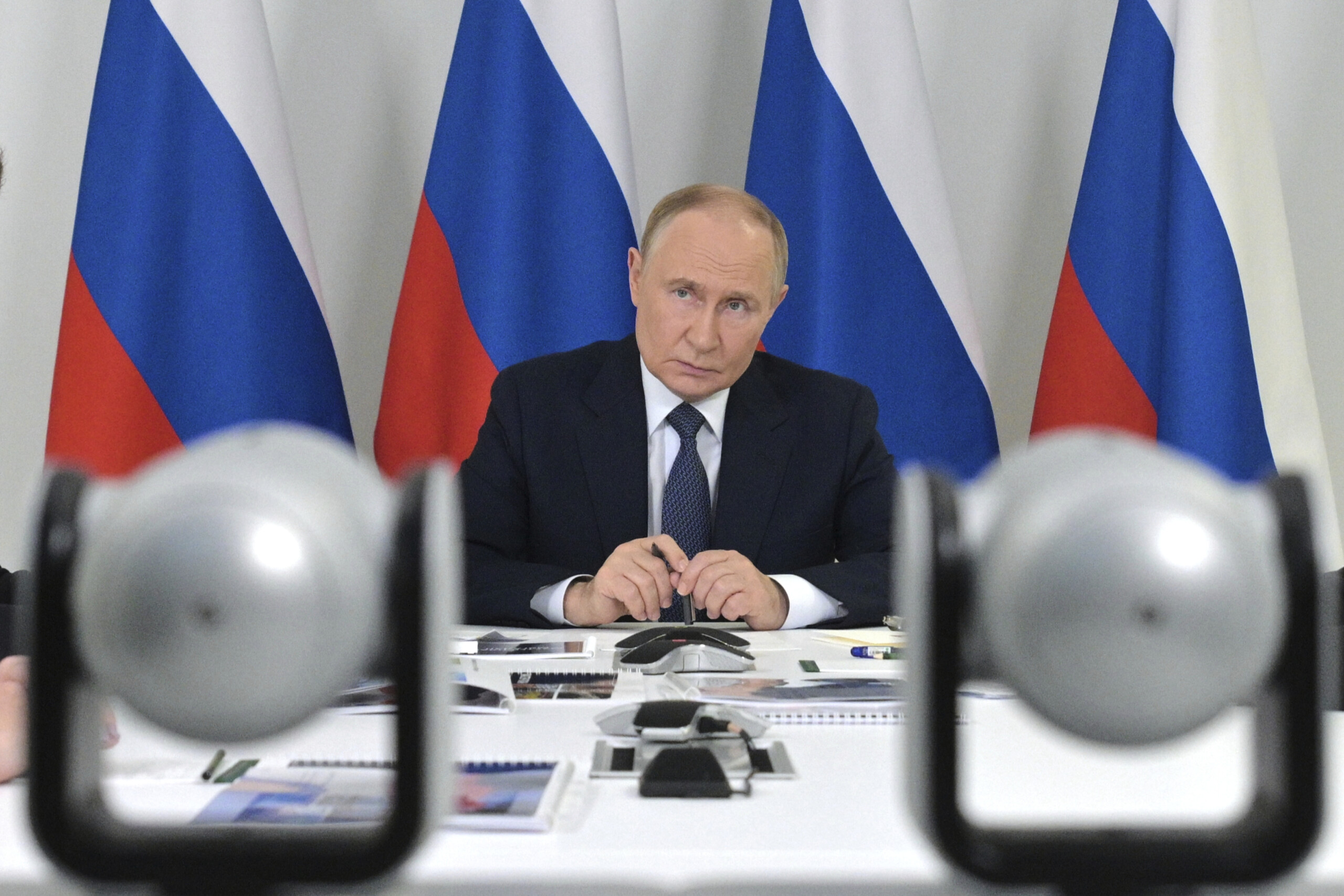 ukraine kremlin les pourparlers trump poutine pourraient durer 6 a 7 heures scaled