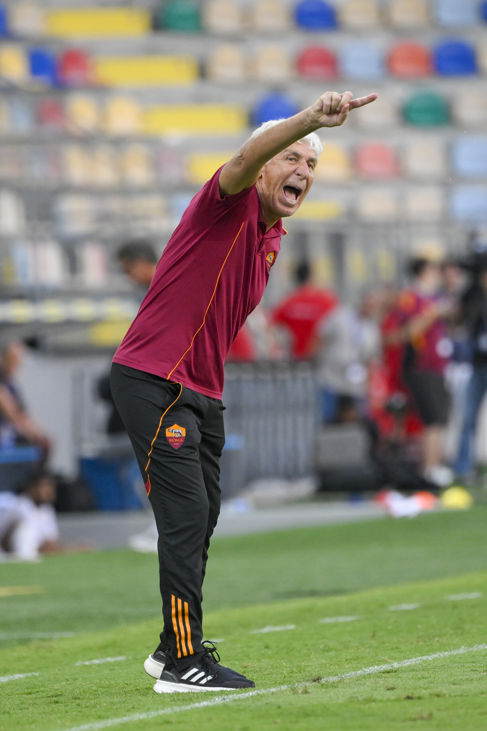 football match amical entre rome et neom qui se termine sur un score de 2 2 avec des buts de cristante et soule scaled
