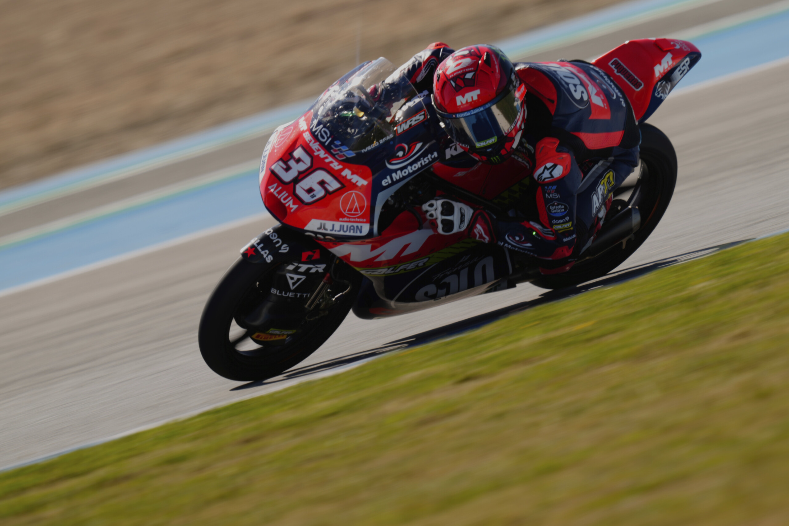 moto3 piqueras remporte le grand prix dautriche munoz sur le podium apres une remontee spectaculaire scaled