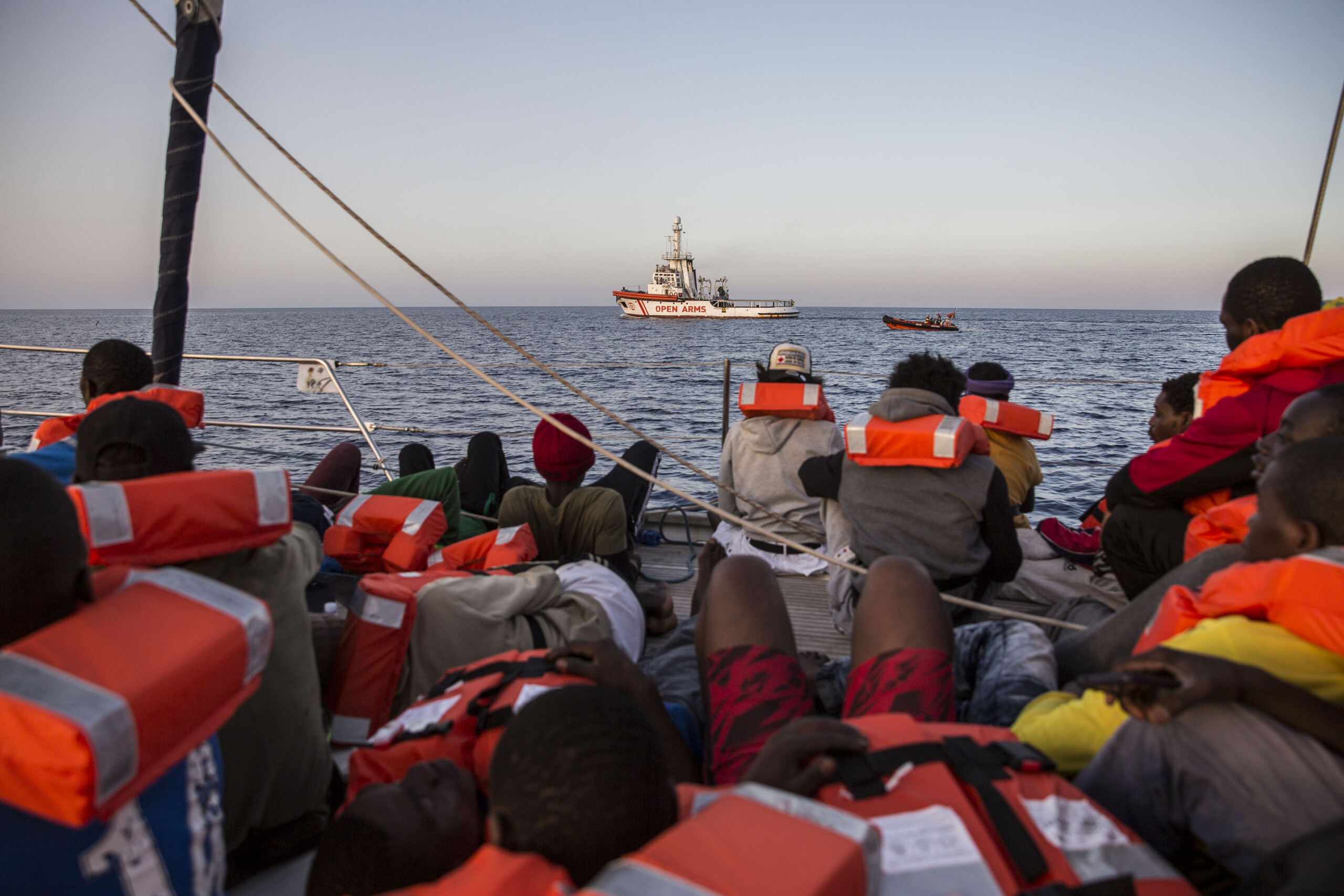 migrants placement en detention administrative pour le navire mediterranea scaled