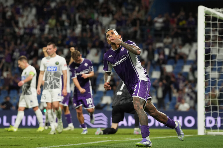 conference league fiorentina polissya 3 2 les viola se qualifient pour la phase de groupes